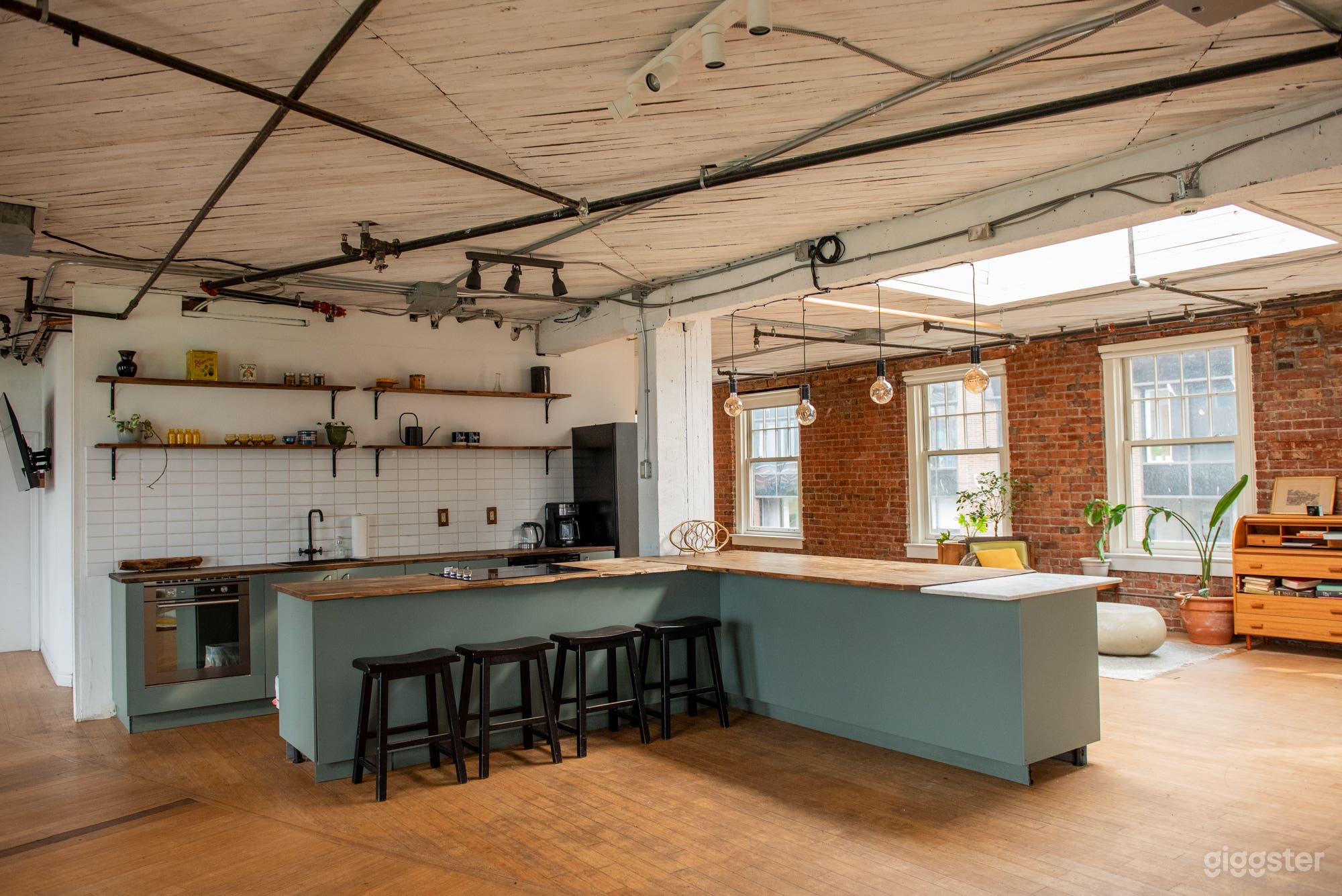 Bright Gastown Loft Photo studio  Photo 2