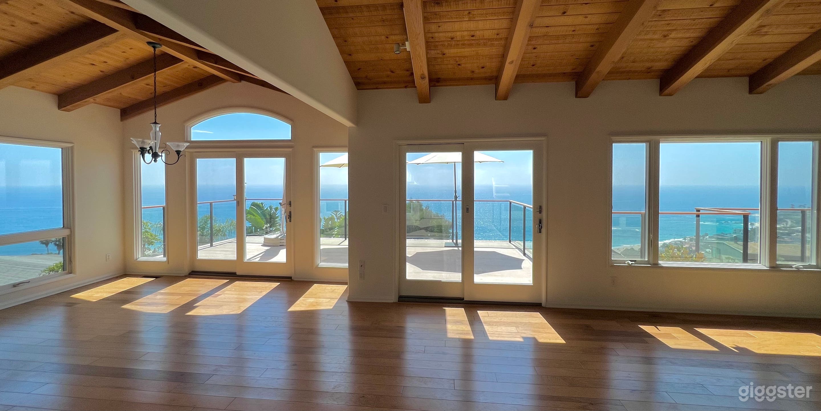 Enormous Balcony. Enormous Ocean View. Photo 3