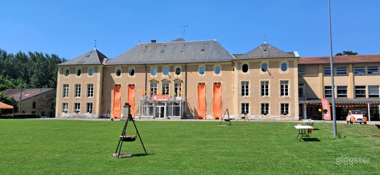  Élégant domaine du XIXe siècle avec un parc de 18 hectares 