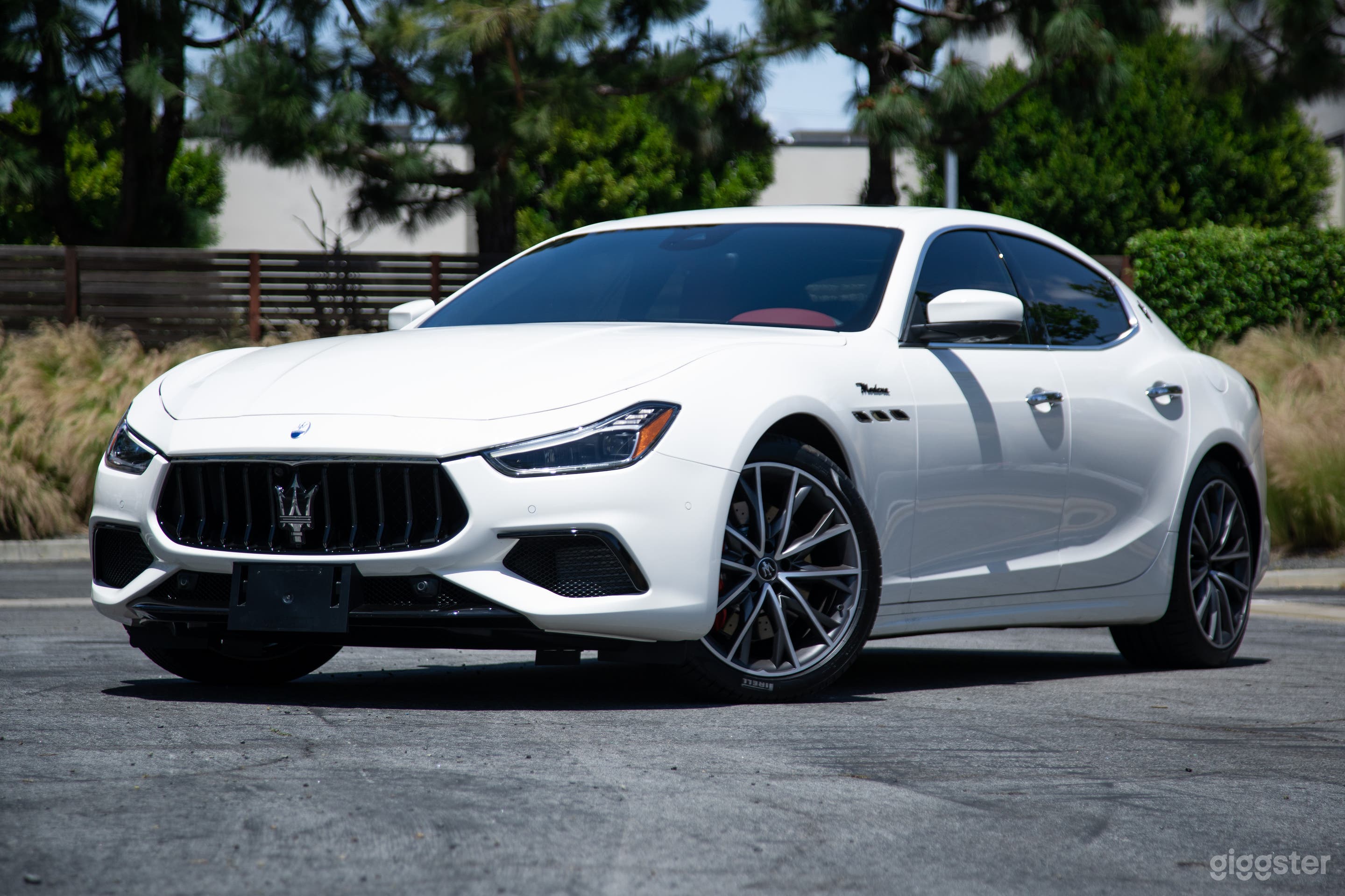 #76,046 White Maserati  Photo 4