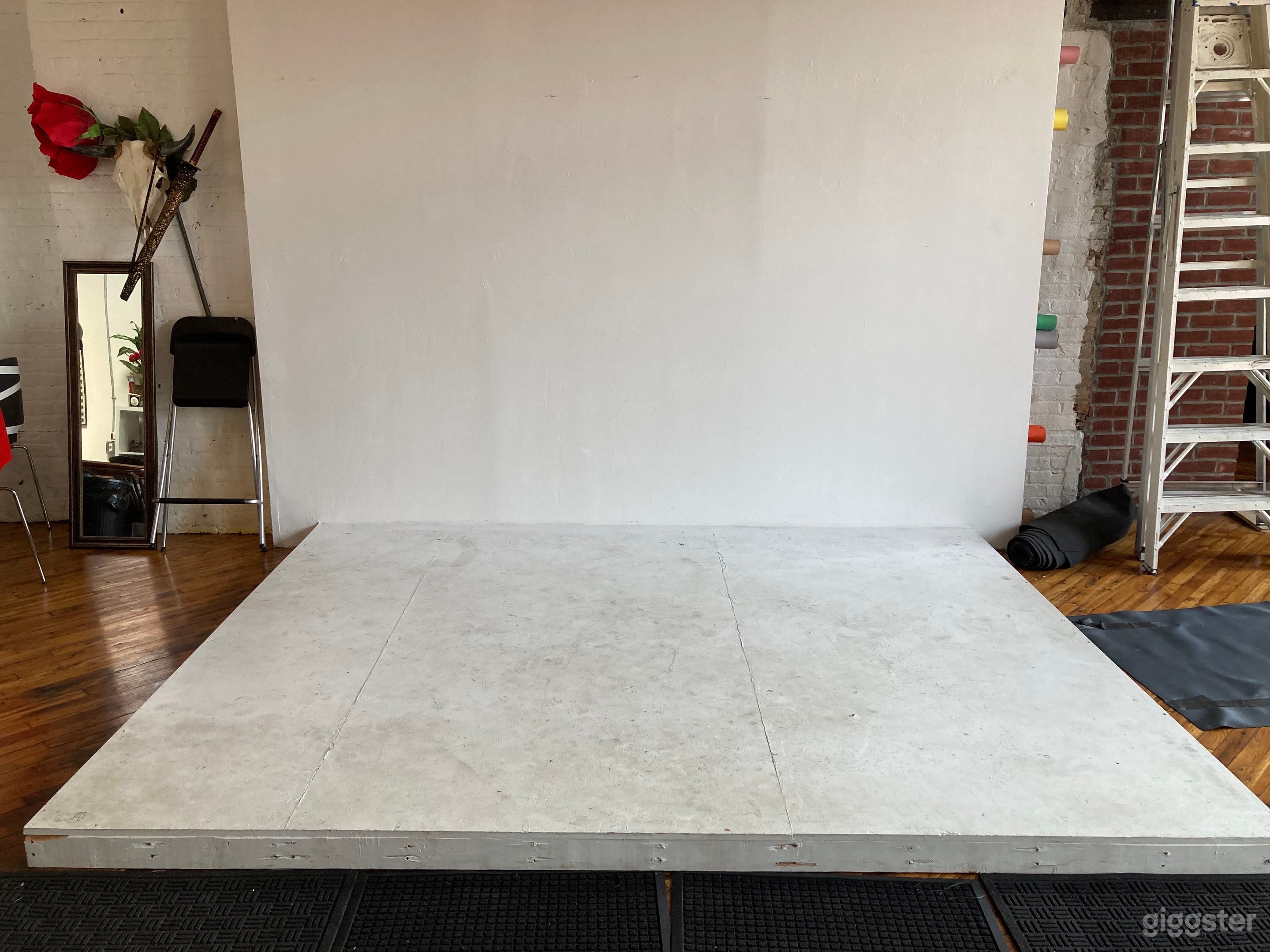 Fun studio space  Photo 1