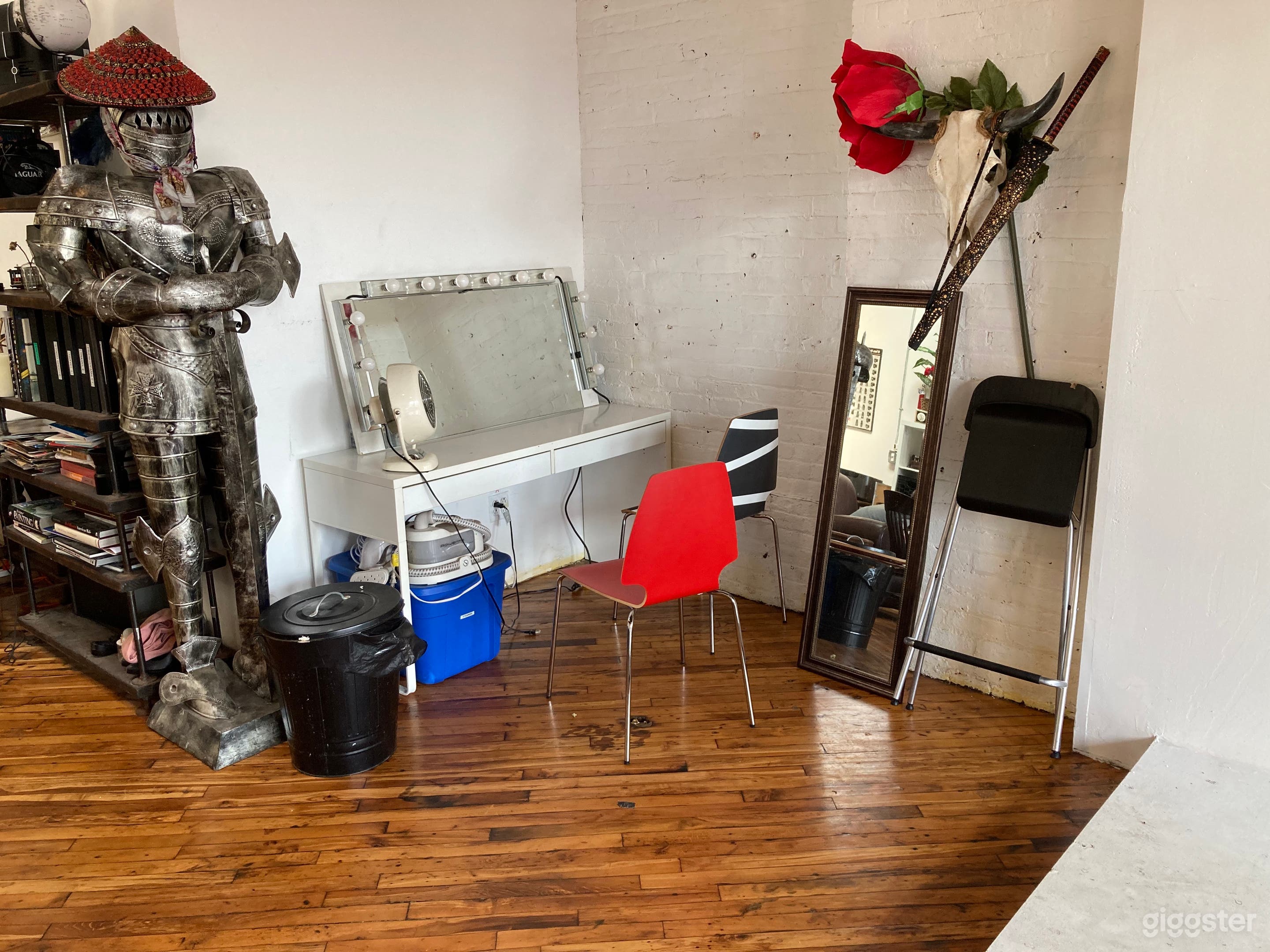 Fun studio space  Photo 3