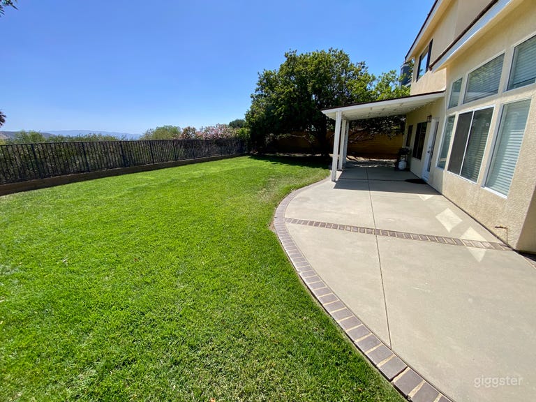  Beautiful house with great backyard perfect for entertaining 