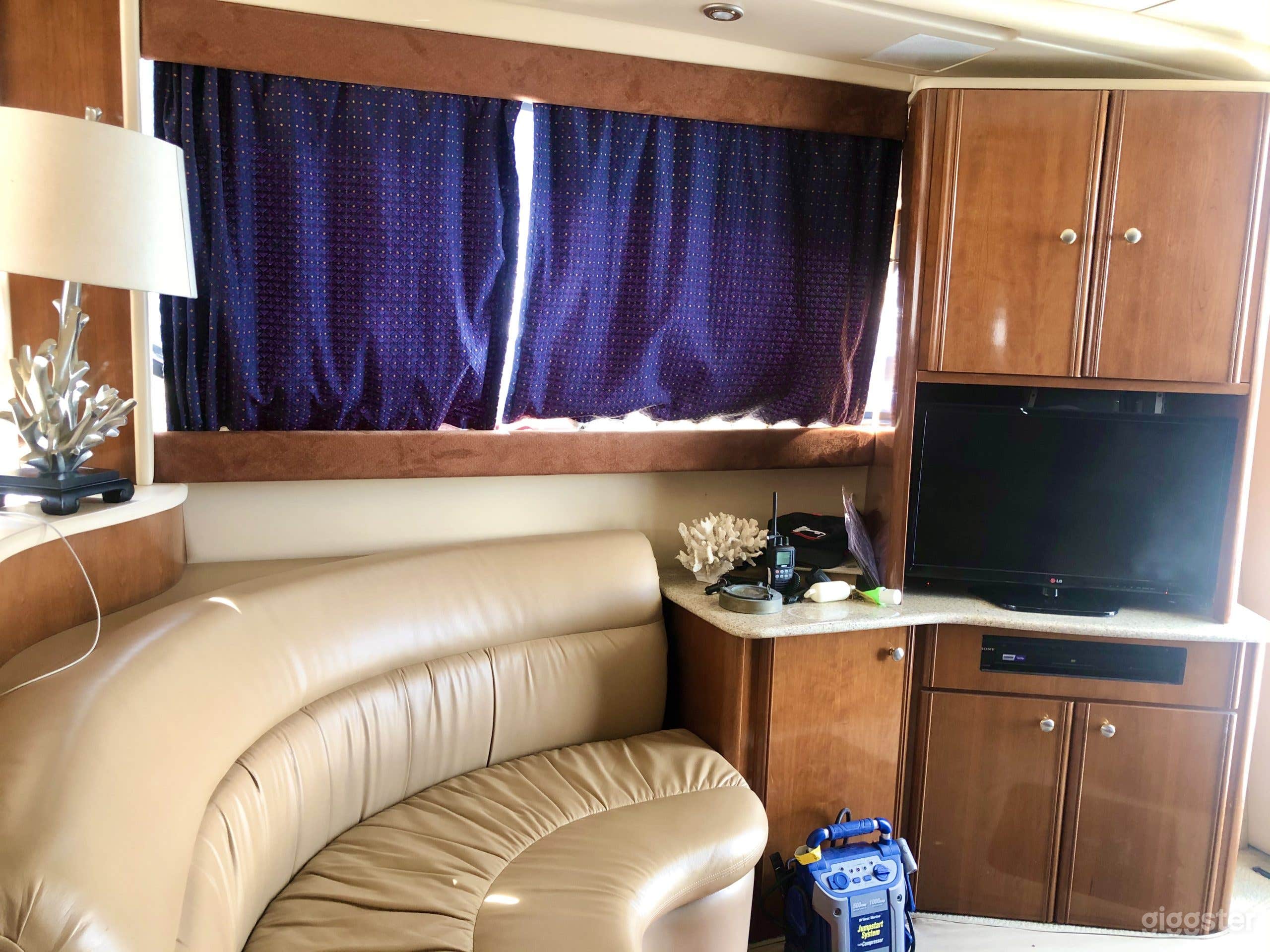 45ft Luxury Cruising (GAME PLANS) Photo 4