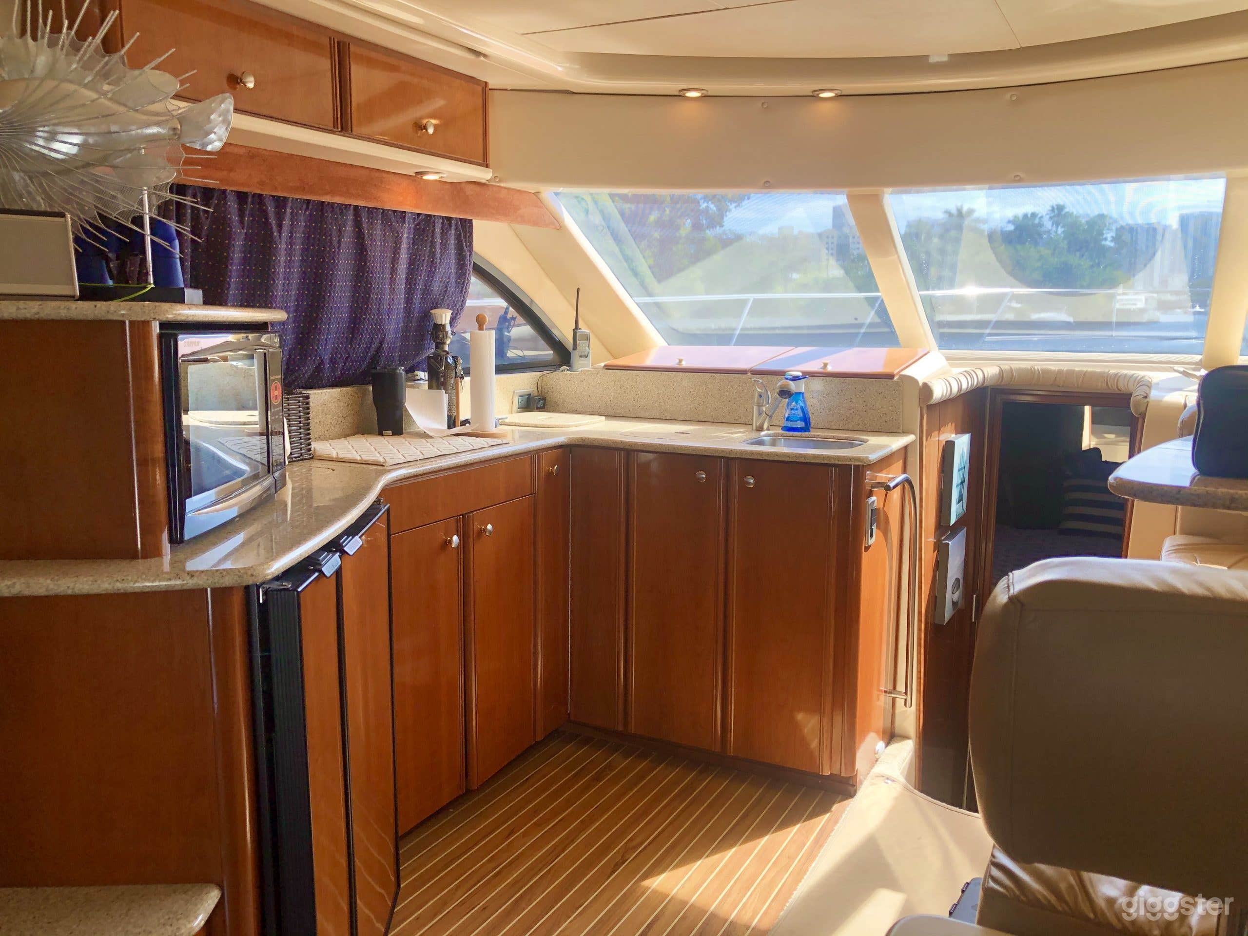 45ft Luxury Cruising (GAME PLANS) Photo 3