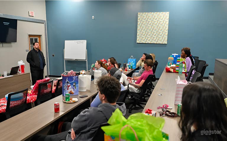  Large Classroom for Networking & Business Events 