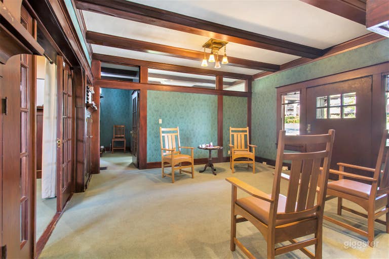  Lobby hallway toward 105 and stairs 