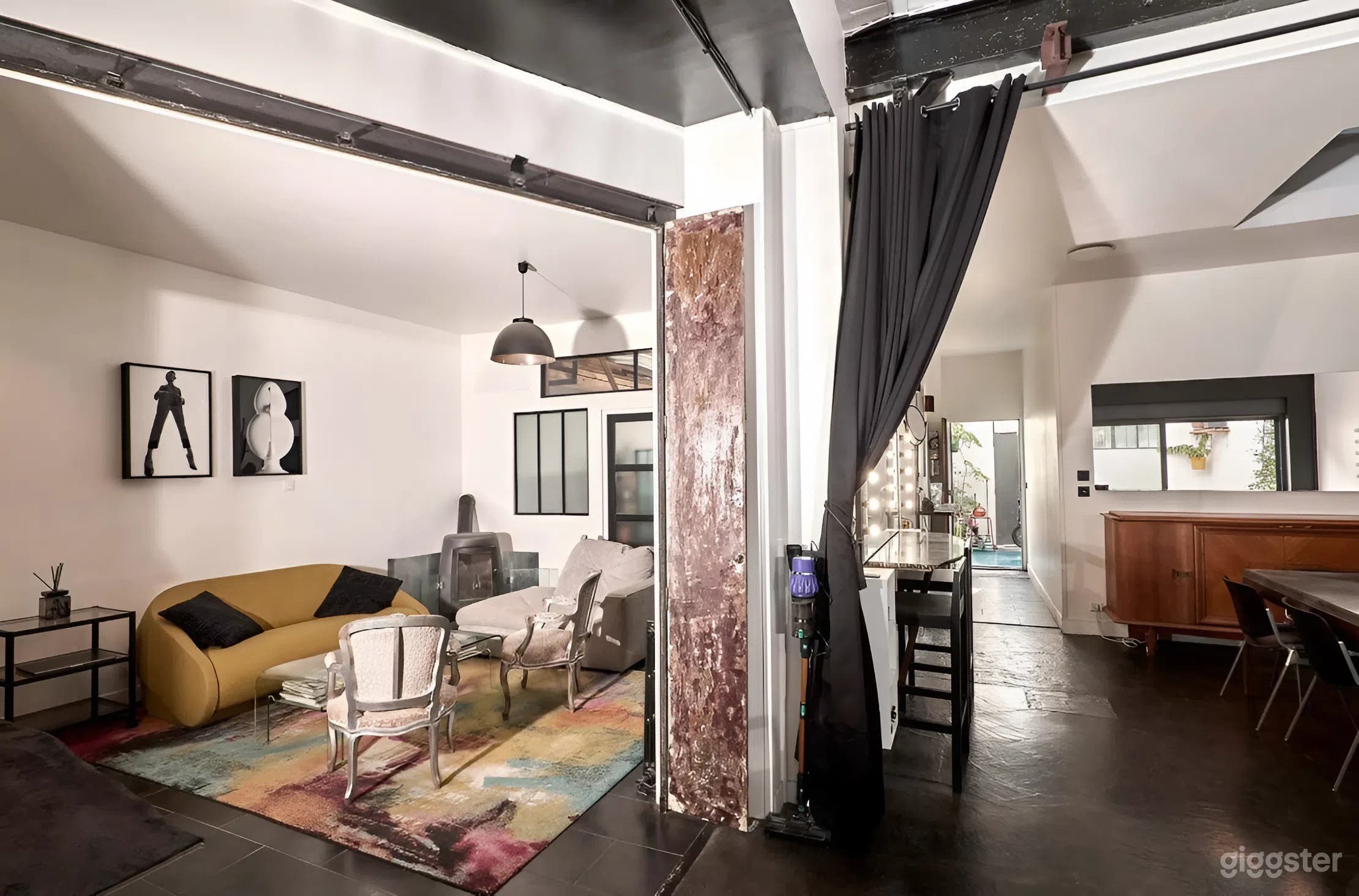 Photo de Photo Studio with Equipment Included 3