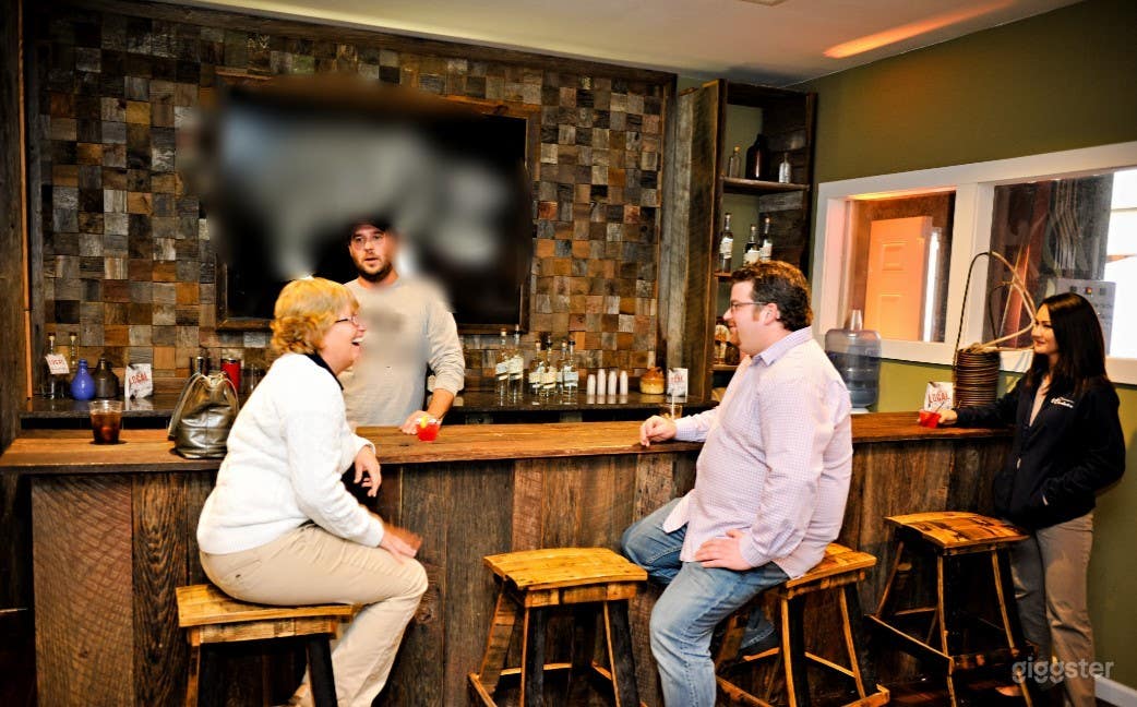 Quiet Private Bar and Lounge in North Charleston Photo 4