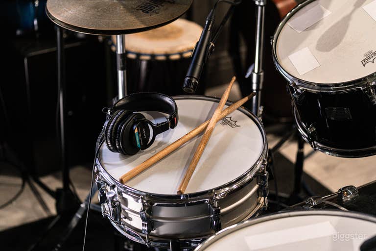  Premier Recording Studio in the heart of Downtown 