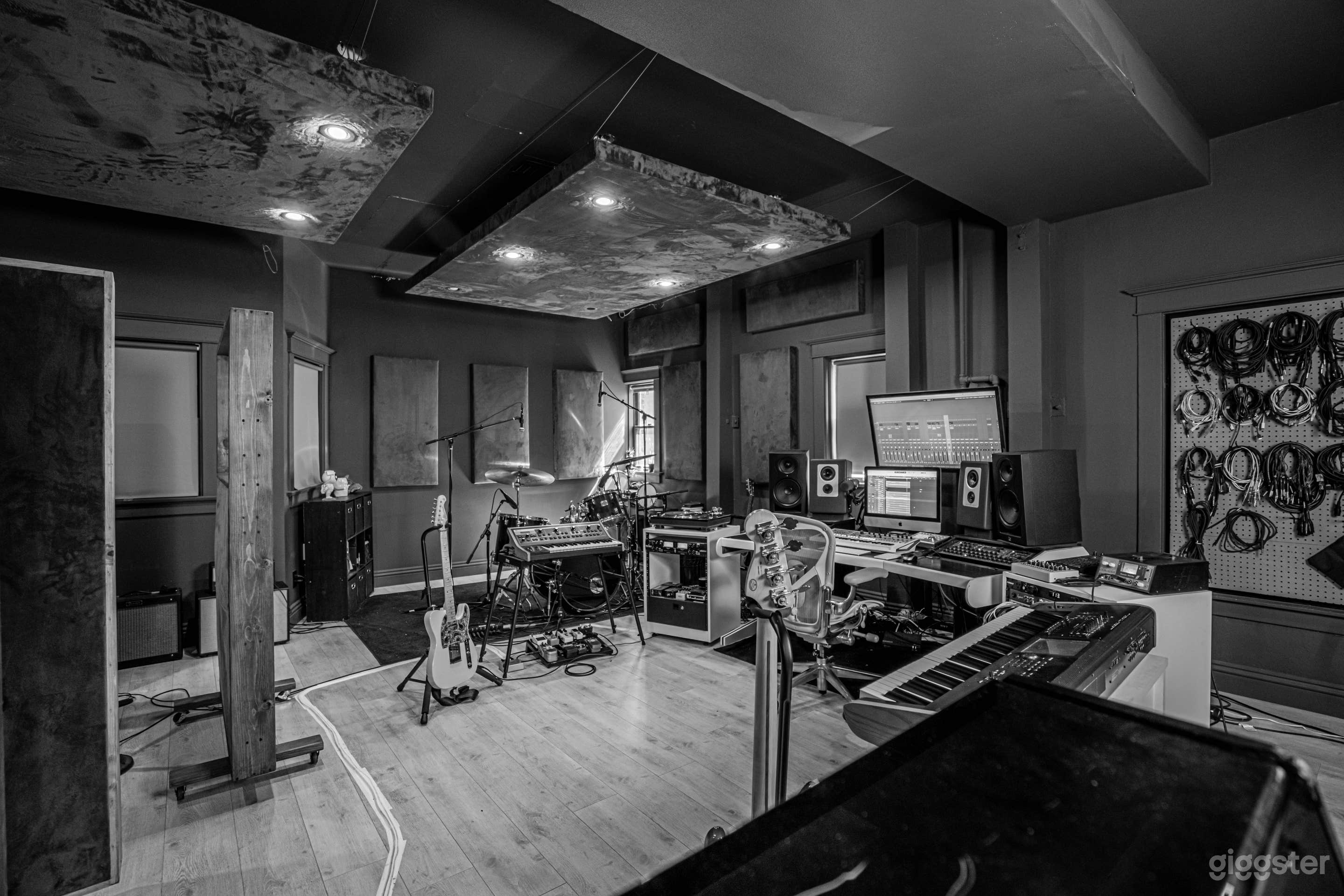 Premier Recording Studio in the heart of Downtown Photo 1