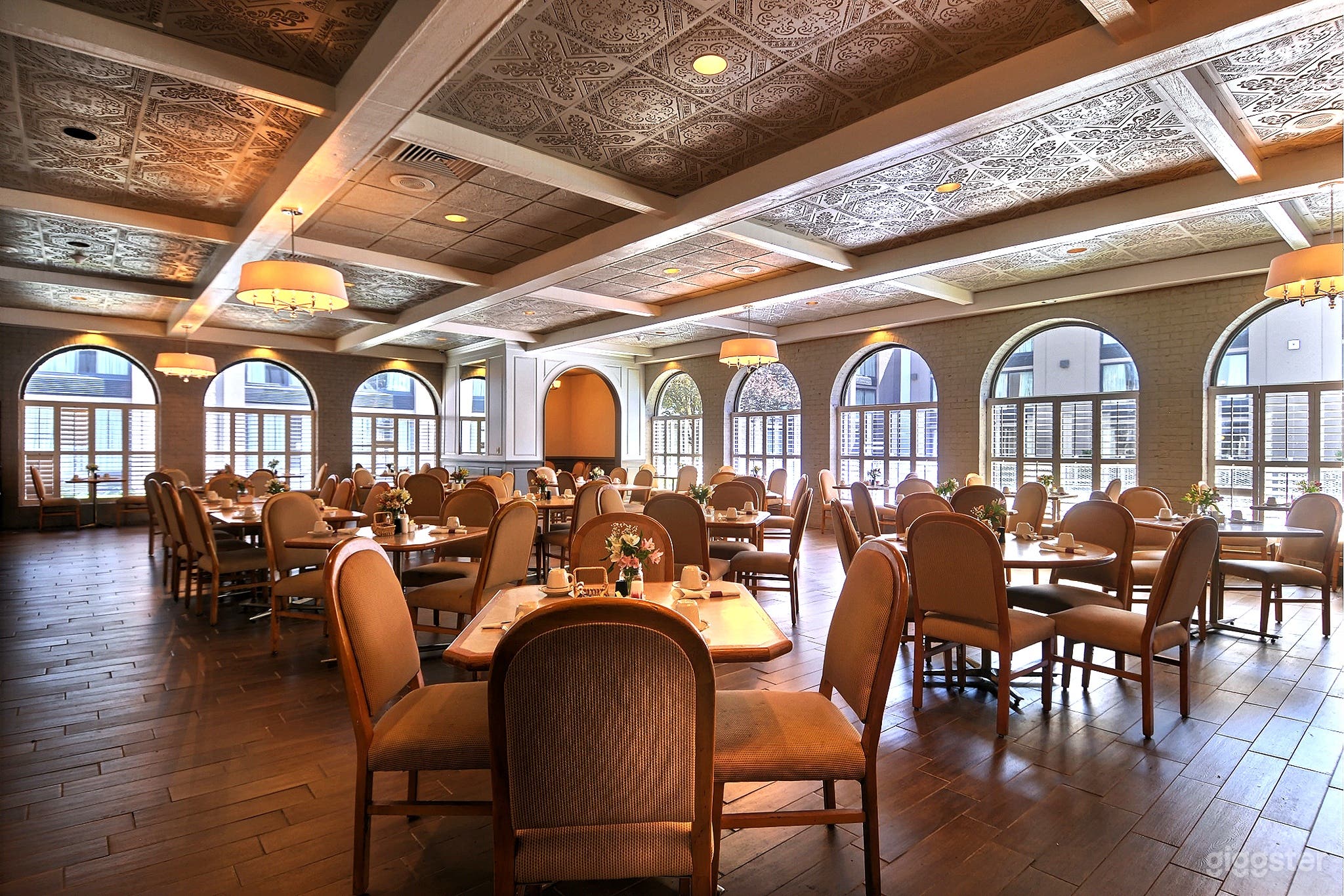 Classic Mediterranean Club for Events in Memphis Photo 4