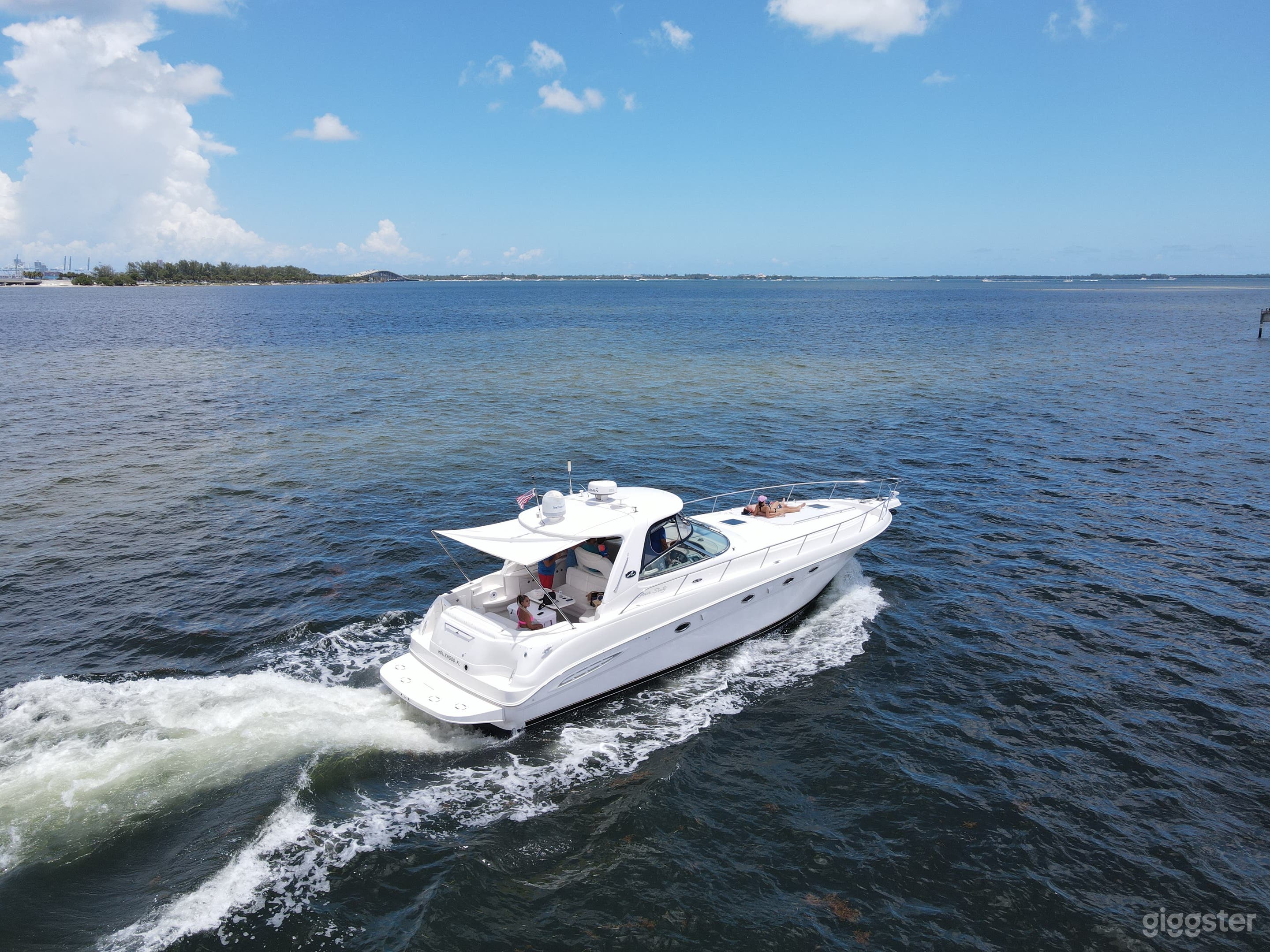 55' Huge Searay Yacht Photo 4