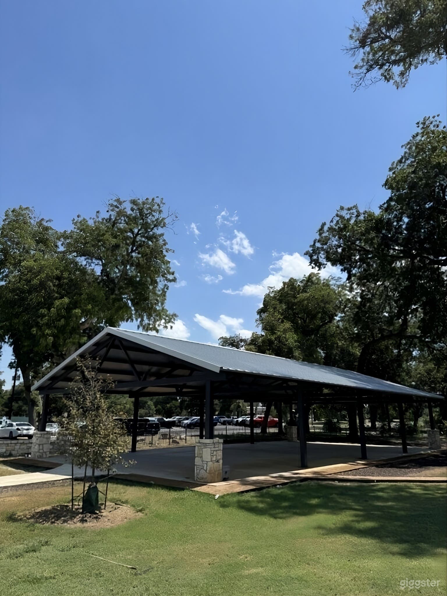Pavilion - Riverside Golf Grounds Photo 2