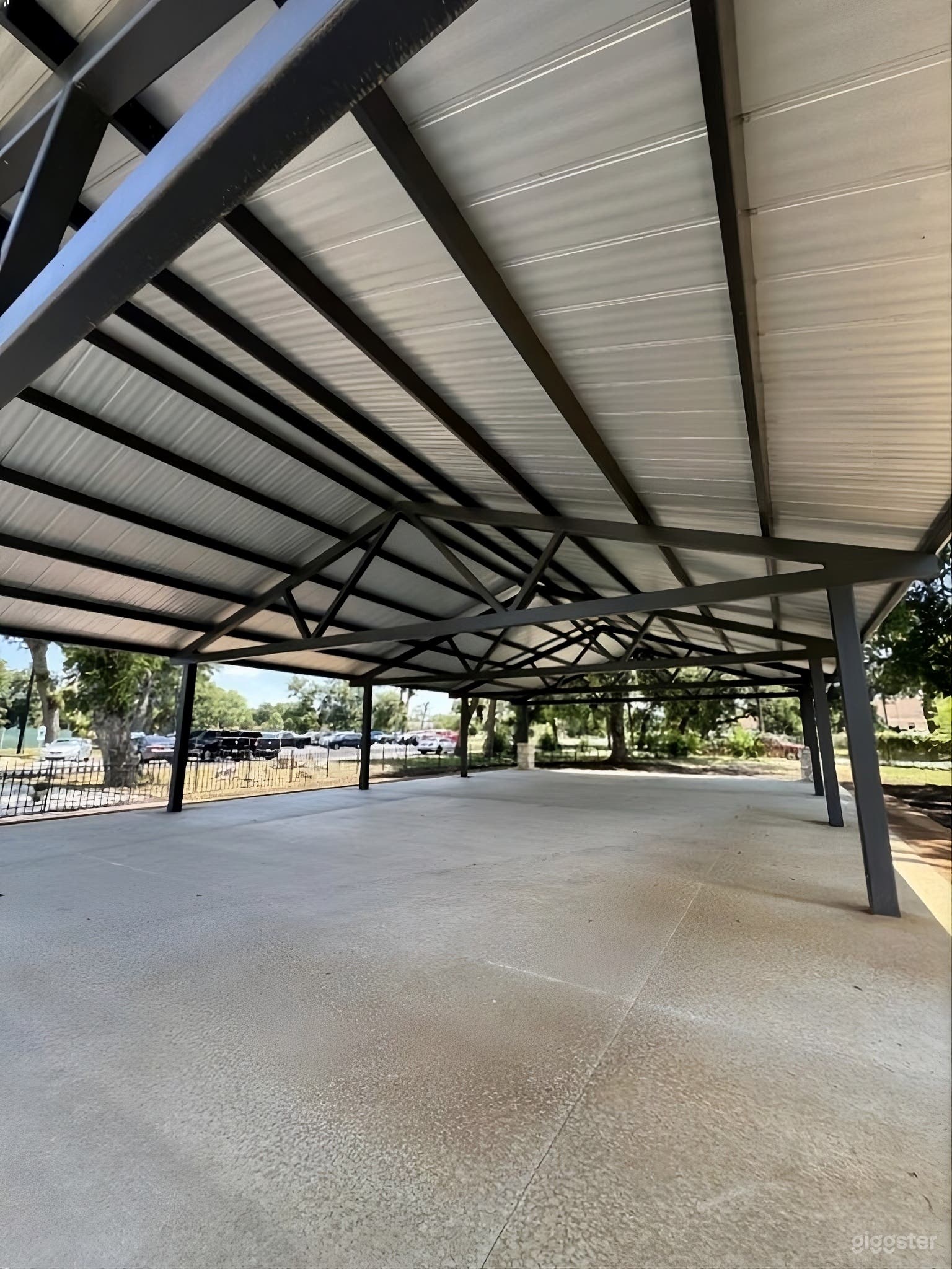 Pavilion - Riverside Golf Grounds Photo 4