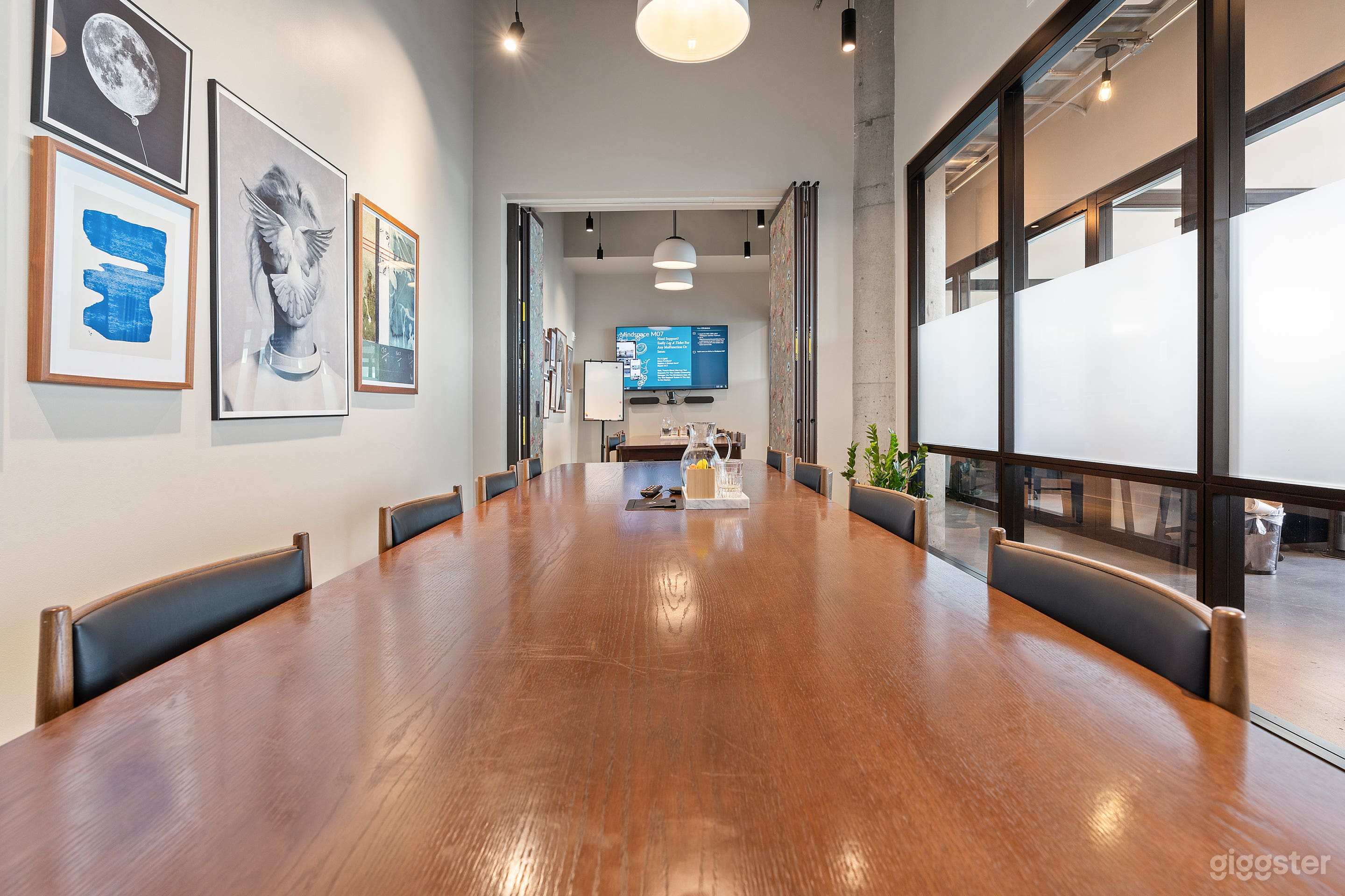 M6 &amp; M7: Meeting Room for 20 in Boutique Office Photo 2