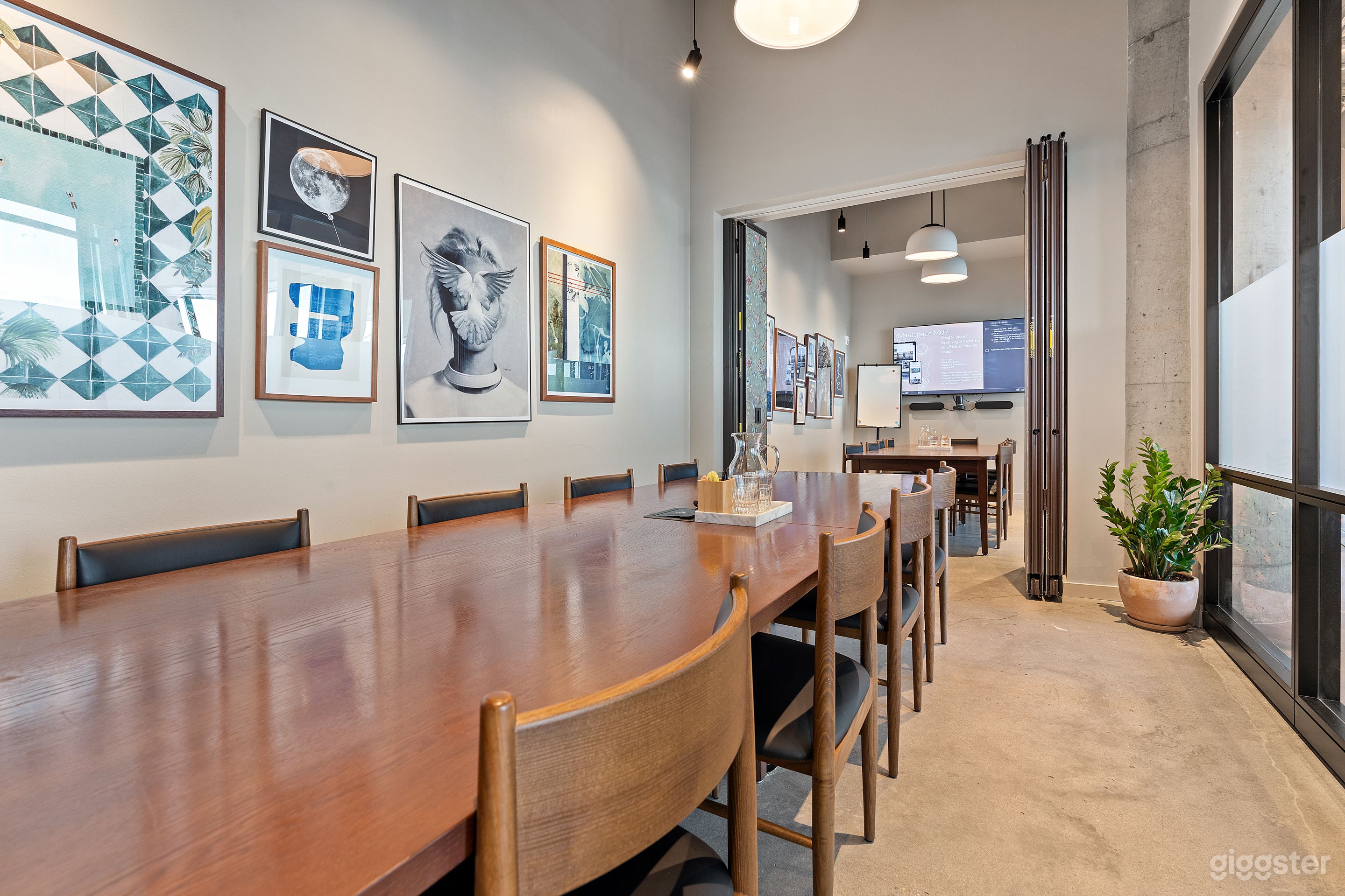 M6 &amp; M7: Meeting Room for 20 in Boutique Office Photo 1