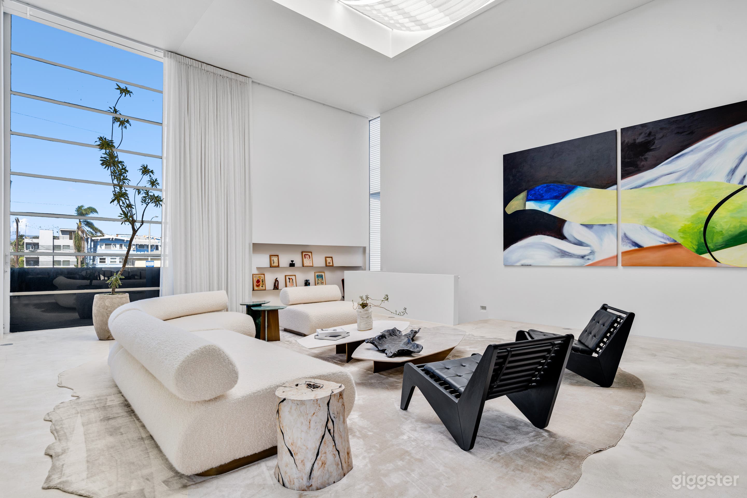 VENICE CANAL  HOME WITH HIGH-END INTERIORS Photo 2