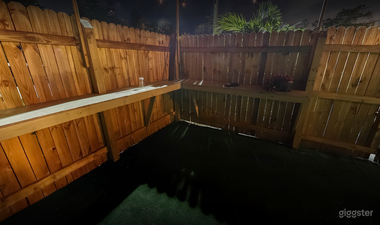 Cozy Open Space in a Restaurant for Photoshoots Photo 2