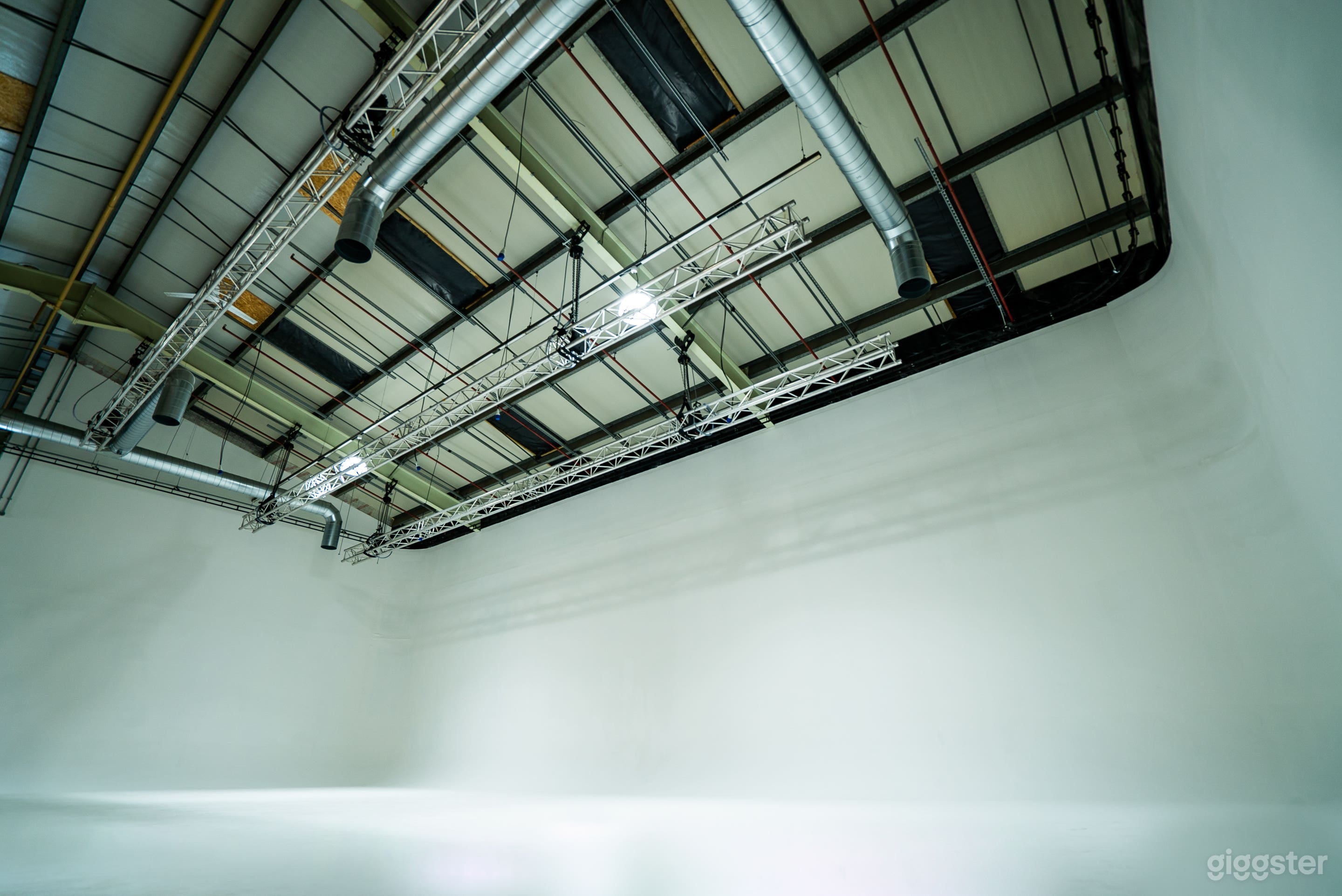 Studio 01 Film and Photography Studio Photo 3