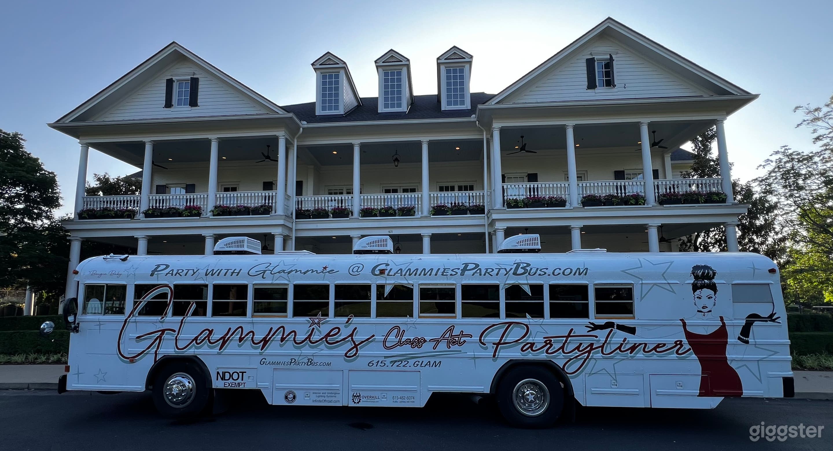 Luxurious Party &amp; Event Buses in Nashville Photo 1
