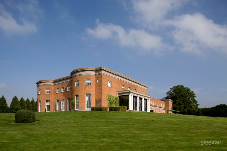  Imposing mansion house 