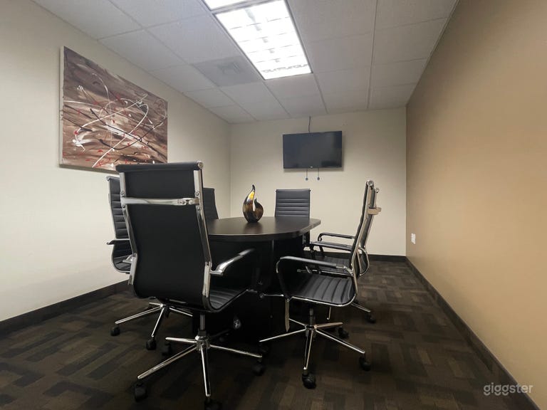  Suite 700: Small Conference Room (LAX) 