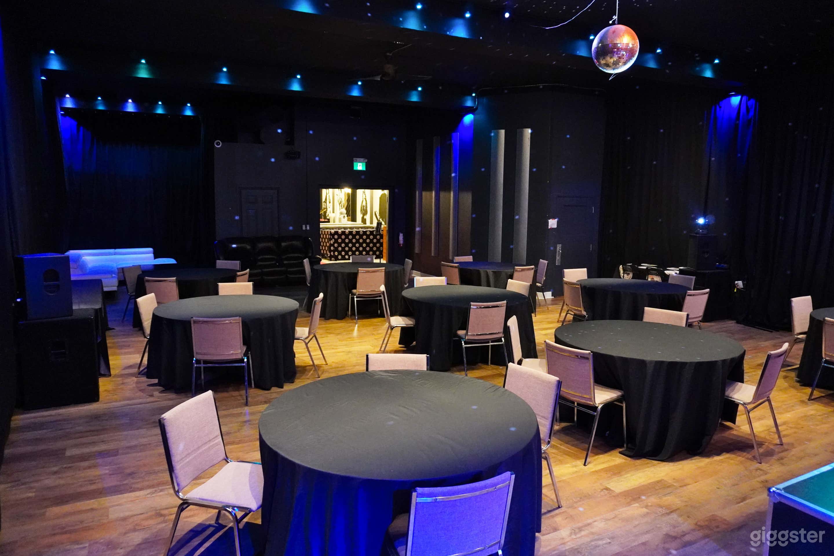 Showcase Room Photo 2