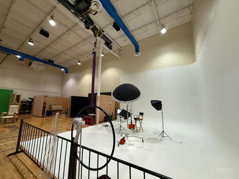  White Wall Set Includes All Lightings 