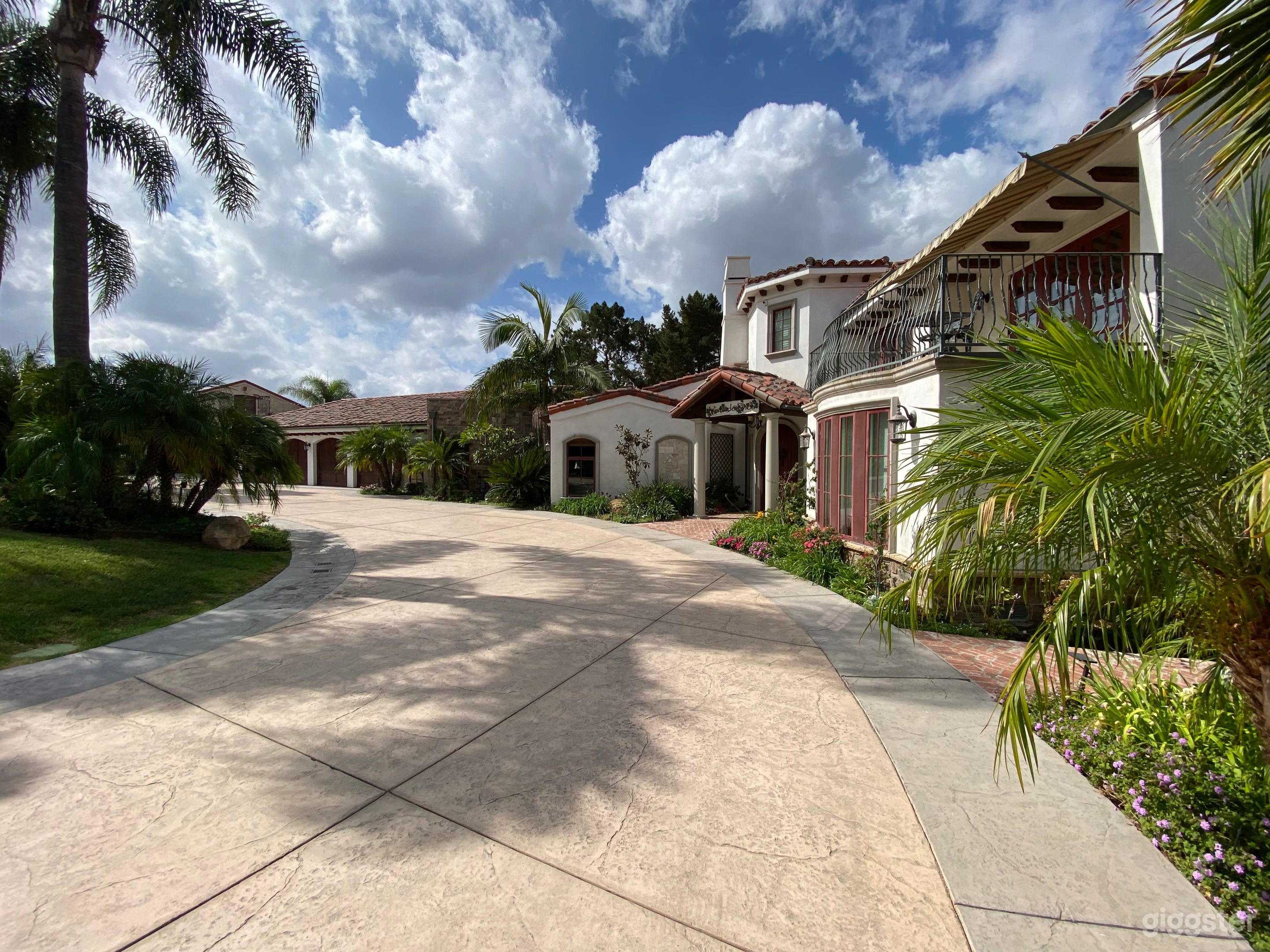 Private Hilltop Estate Photo 3