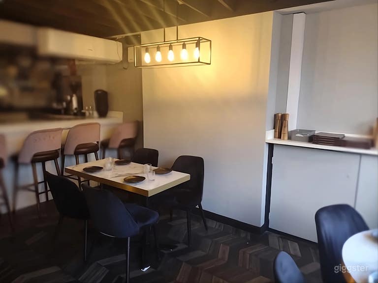  Intimate Modern Bistro 