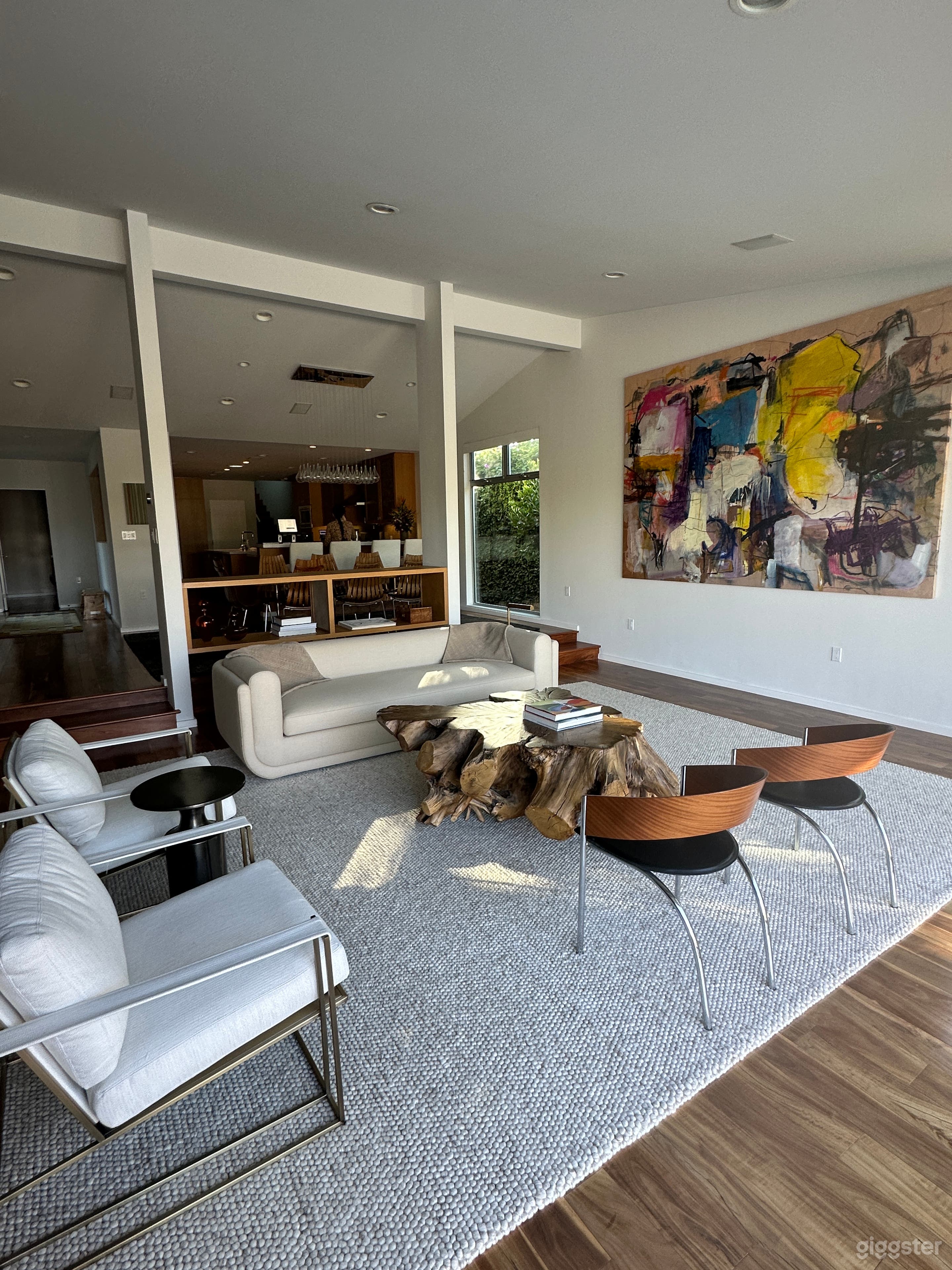 Mid Century Paradise | Art Gallery in a Quiet Neighborhood Photo 4