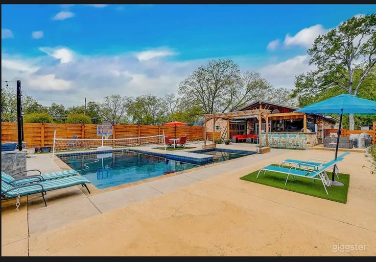  Relaxing Pool with Pool house and Lounge 