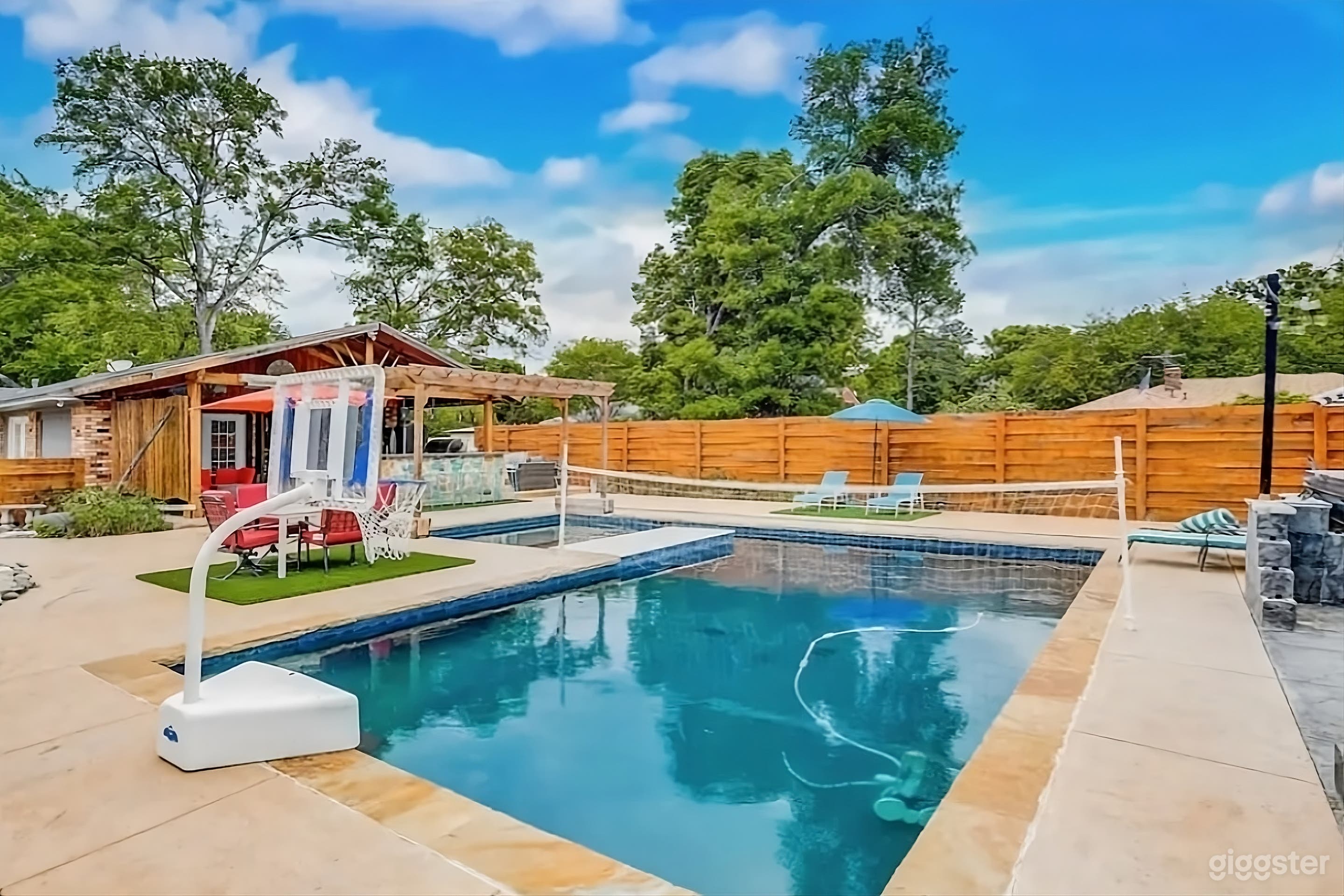Relaxing Pool with Pool house and Lounge Photo 1