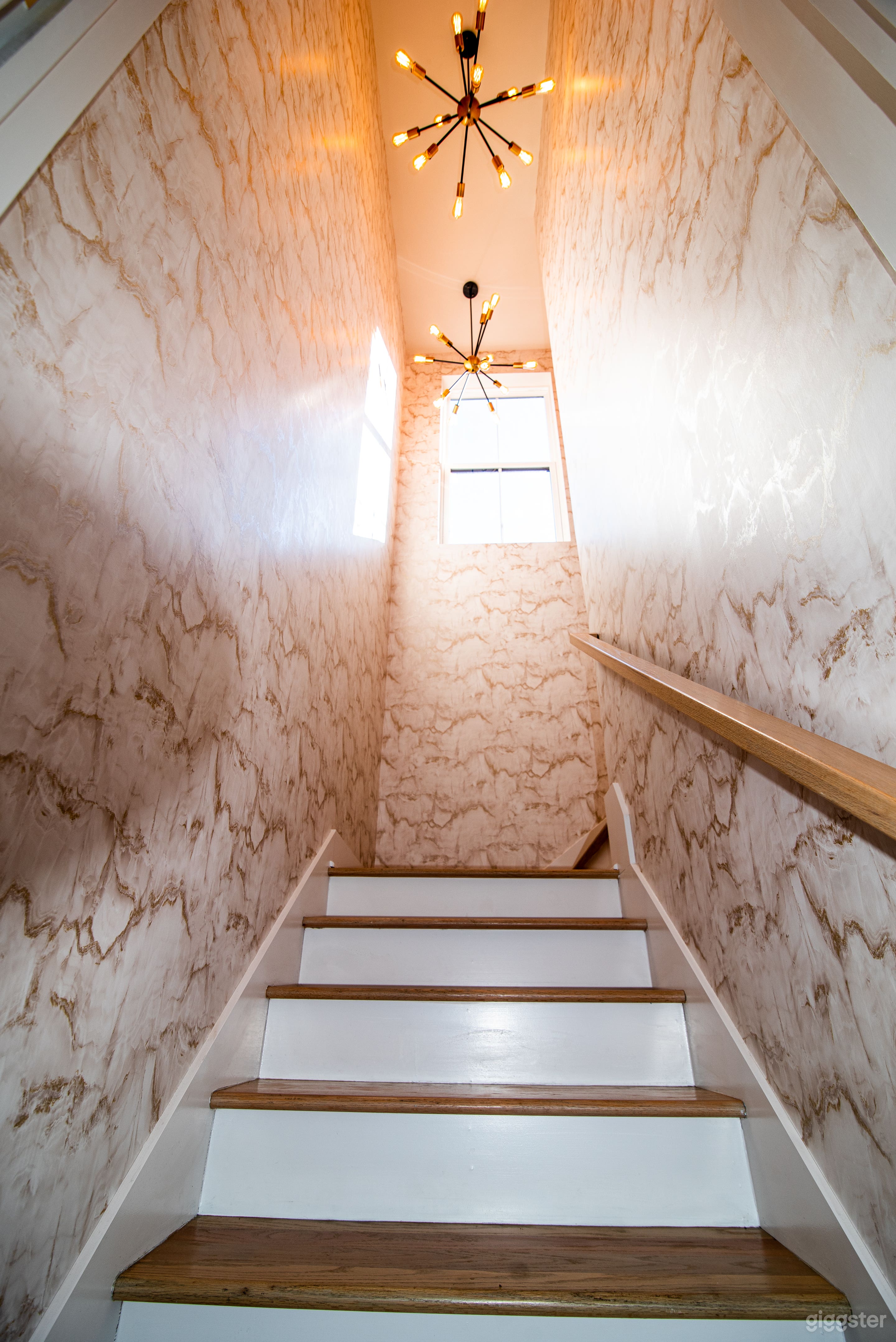 Modern Lux Townhome in the City Photo 4