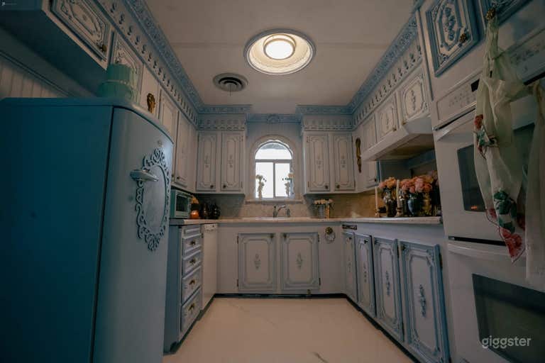  Royal European Rococo Style Palace 