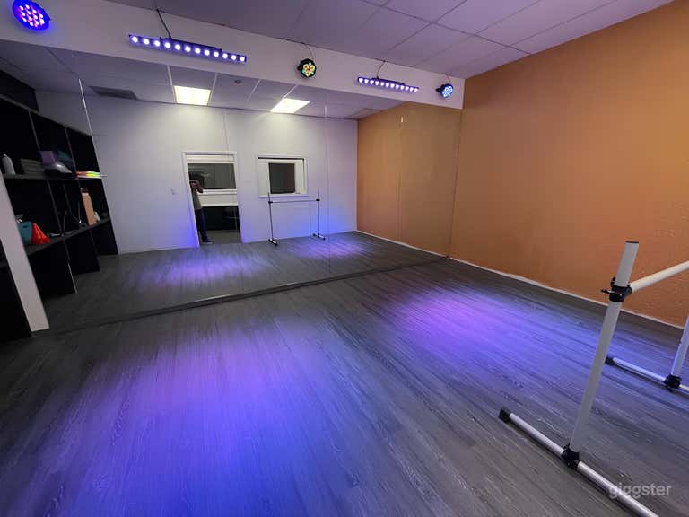  Private Room Dance Studio 