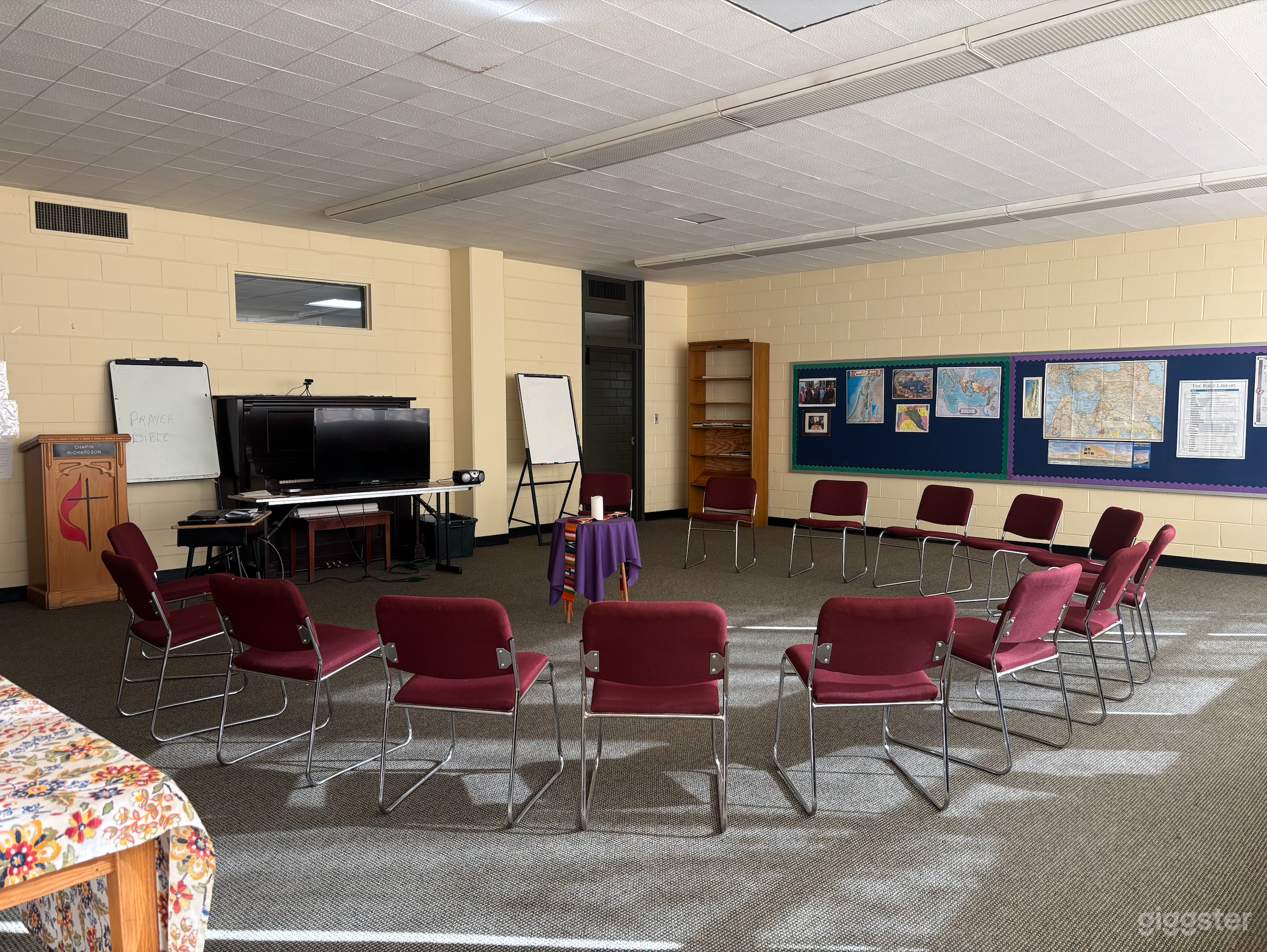 The Gathering Room 2 Photo 2