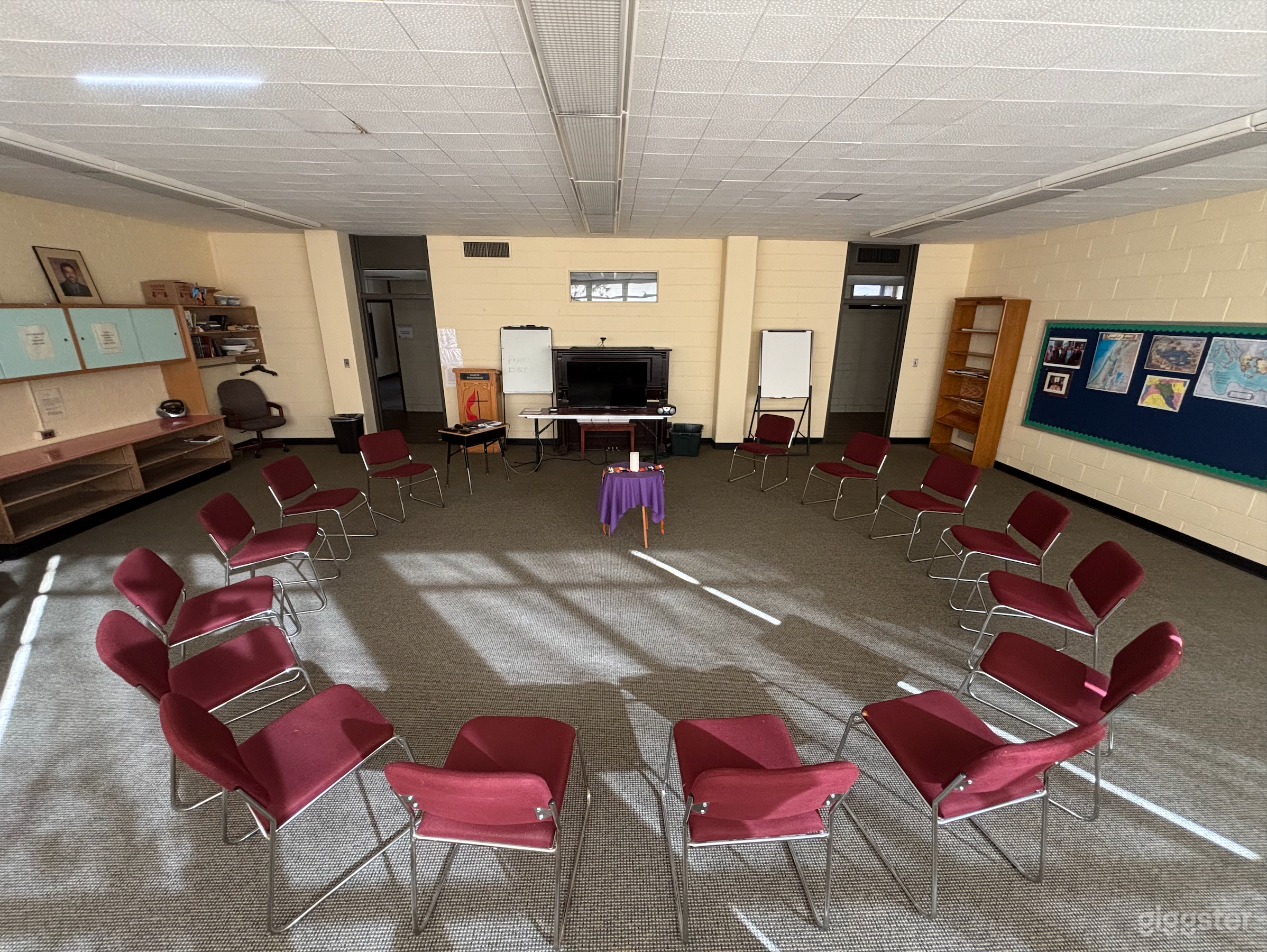 The Gathering Room 2 Photo 1