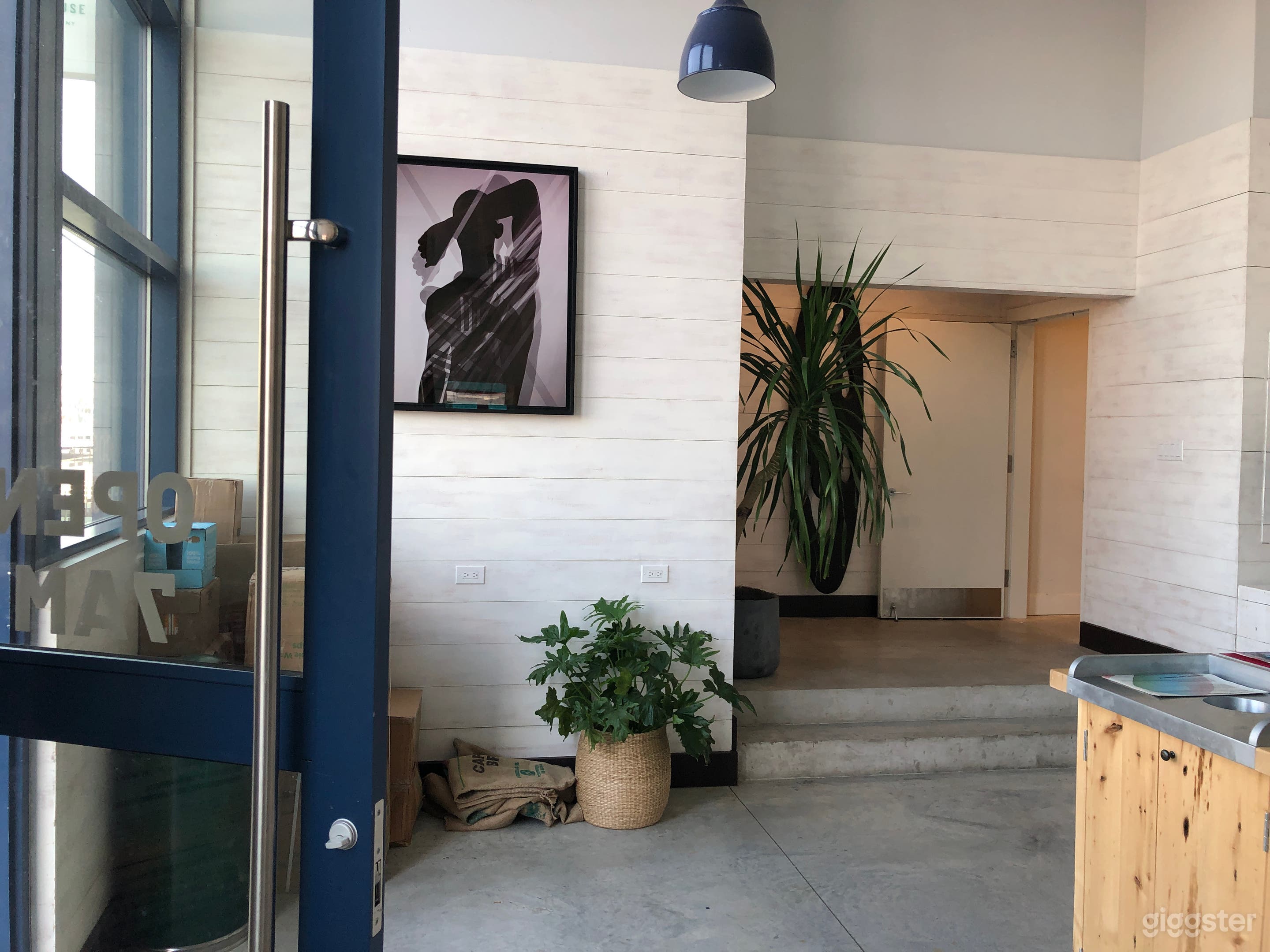 Hotel Coffee Bar Photo 4