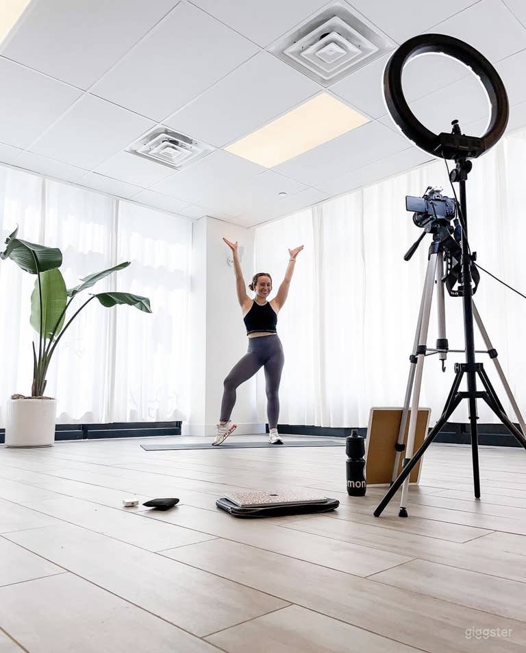  Daylight Photoshoot Creative Studio 