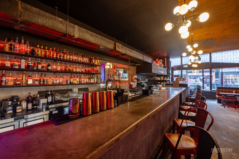  Lugar Privado para Eventos en el Centro con Bar, Escenario y Patio 