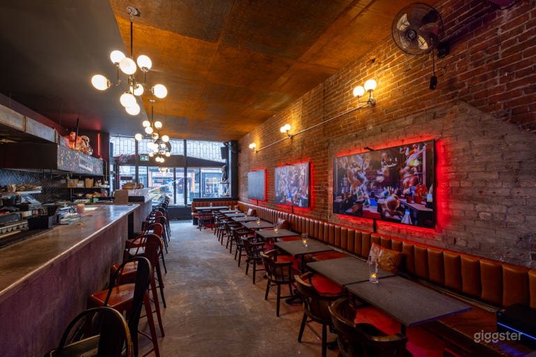  Lugar Privado para Eventos en el Centro con Bar, Escenario y Patio 