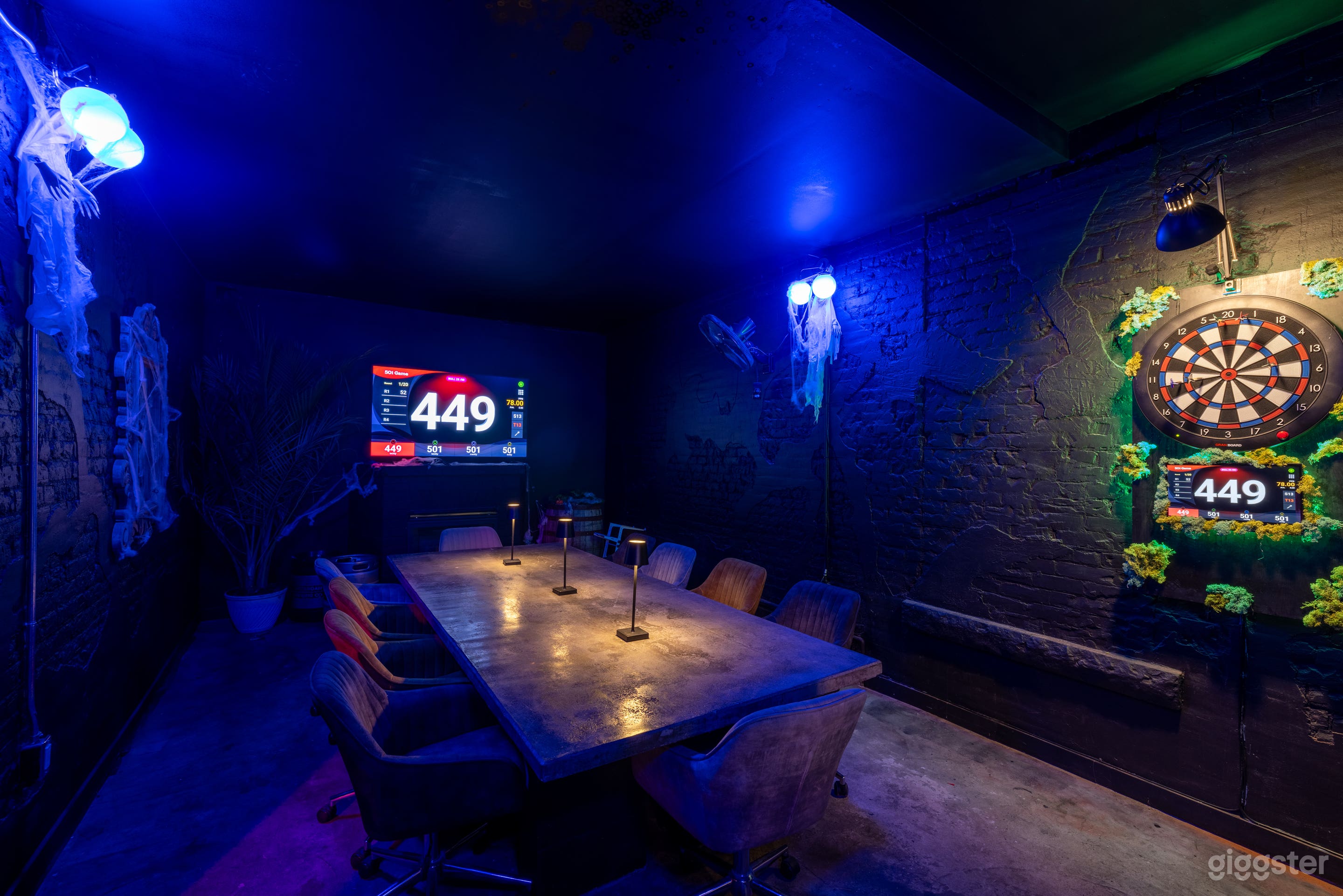 Downtown Bar:Heated Patio, Stage, Kitchen, Private Photo 2