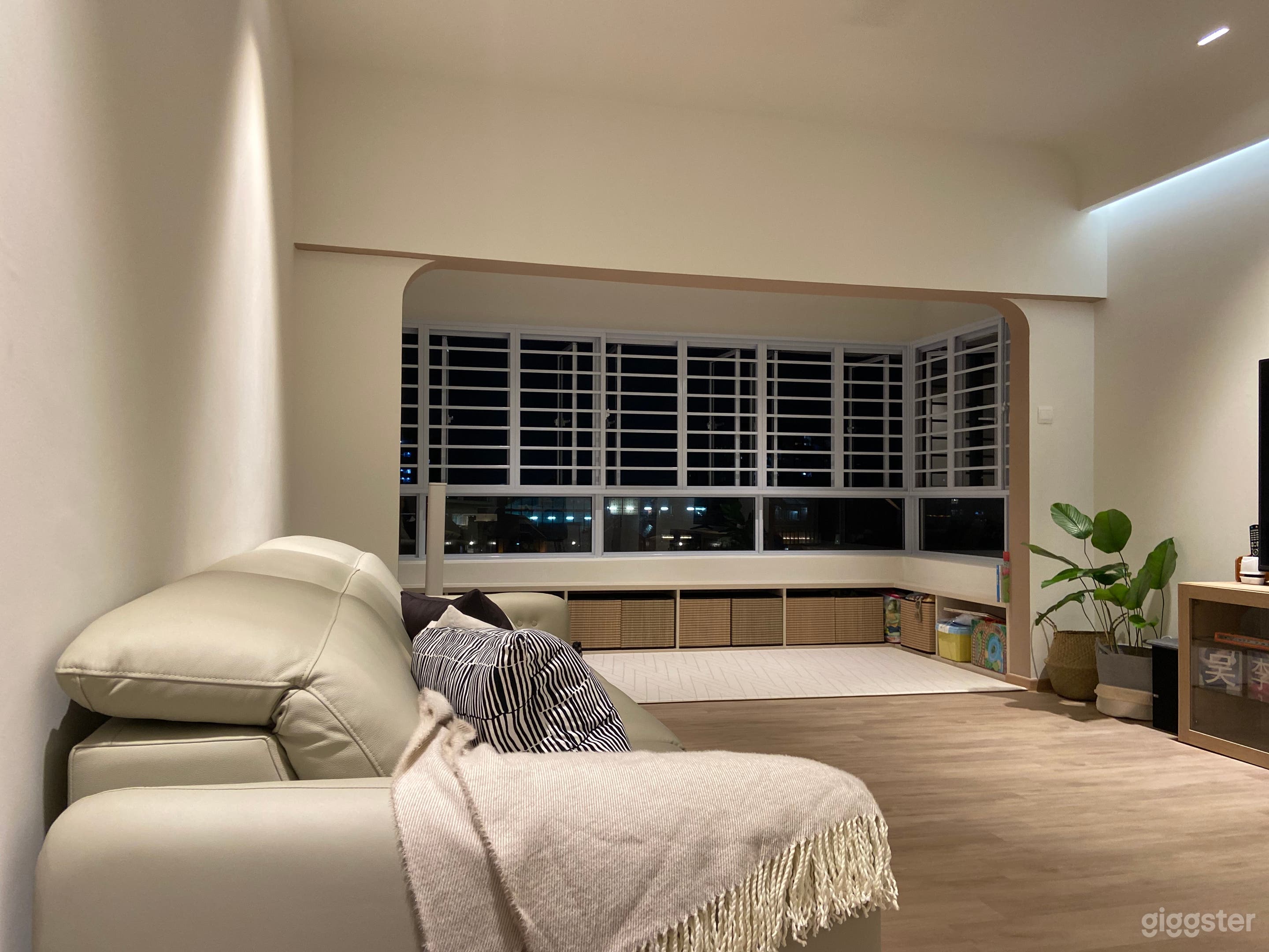 Spacious and Serene Apartment  Photo 2