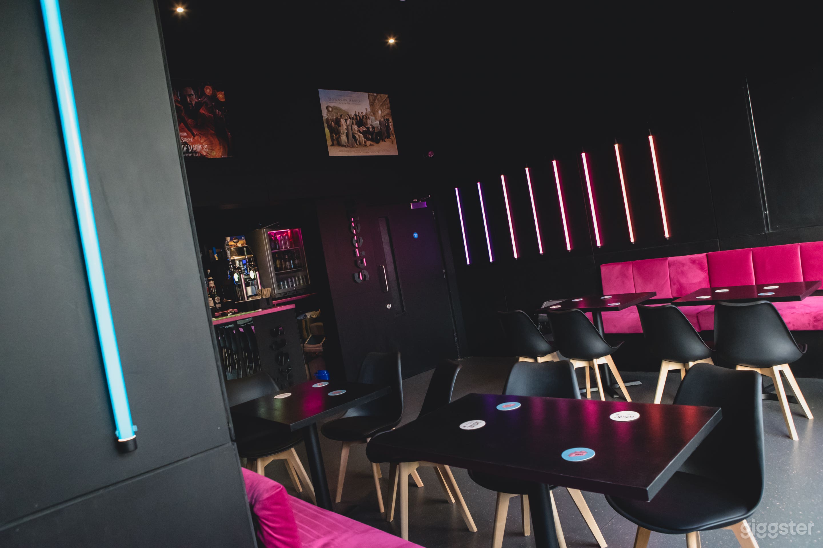 Cinema Bar (With Screen 1 or 2) Photo 3