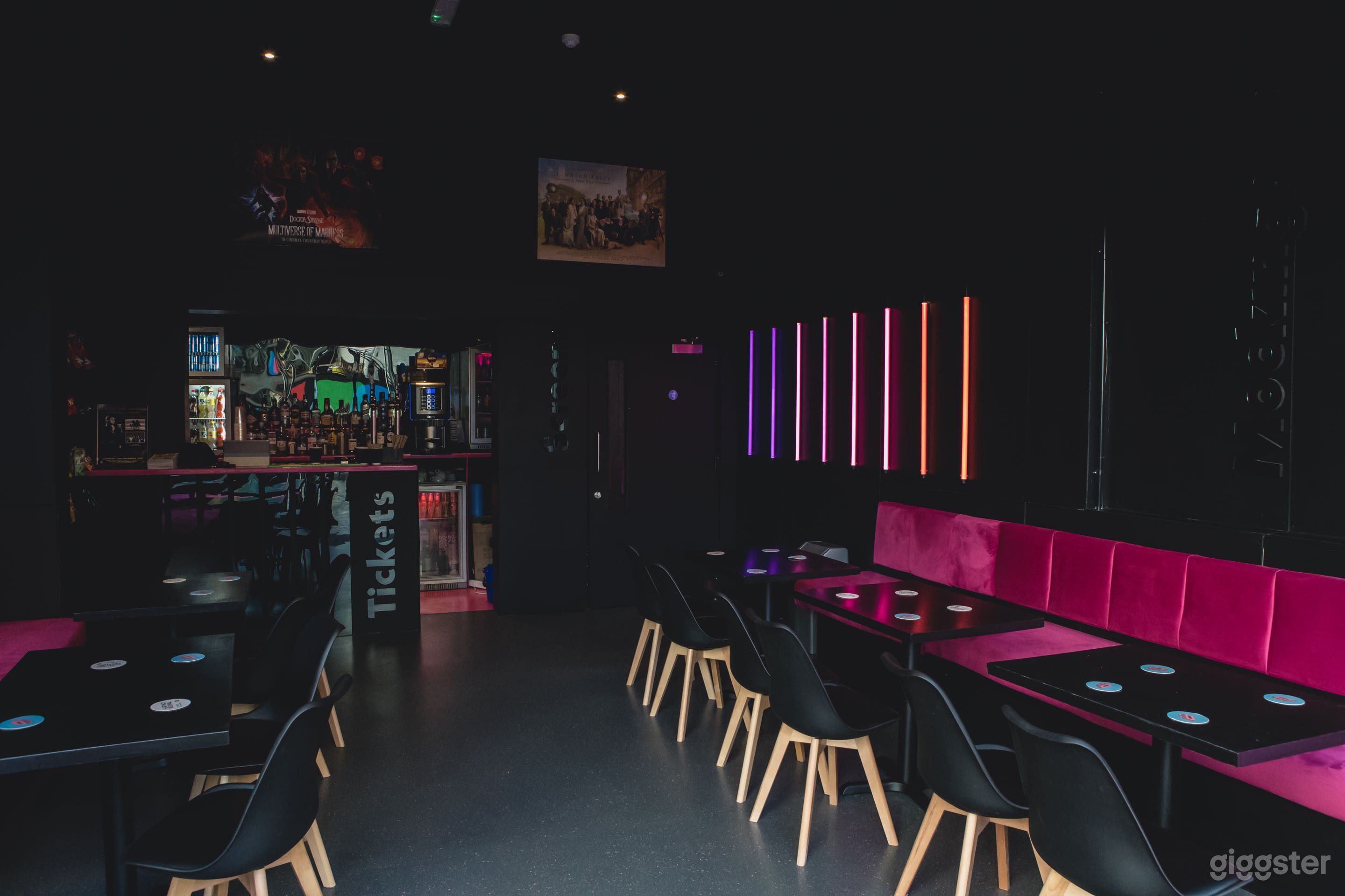 Cinema Bar (With Screen 1 or 2) Photo 4