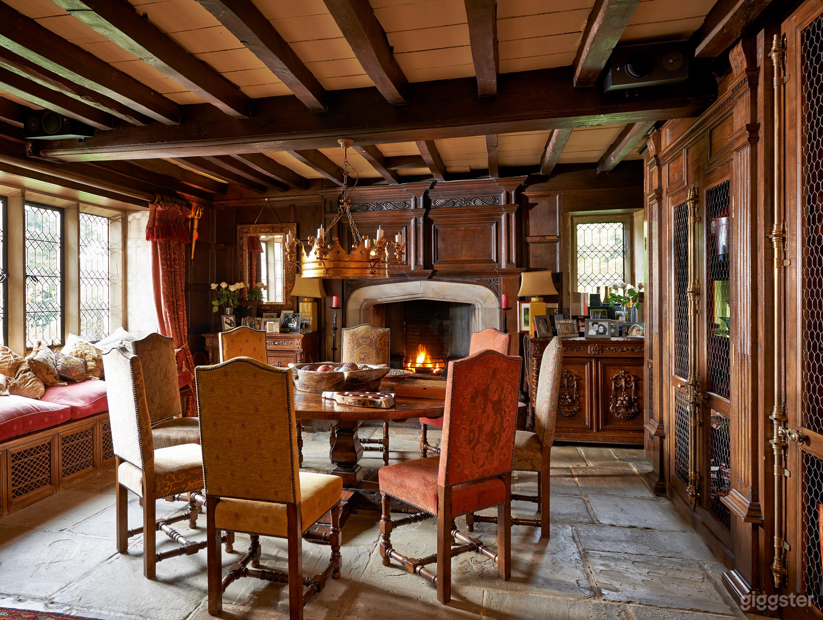 Authentic Tudor grandeur in the heart of Yorkshire Photo 3