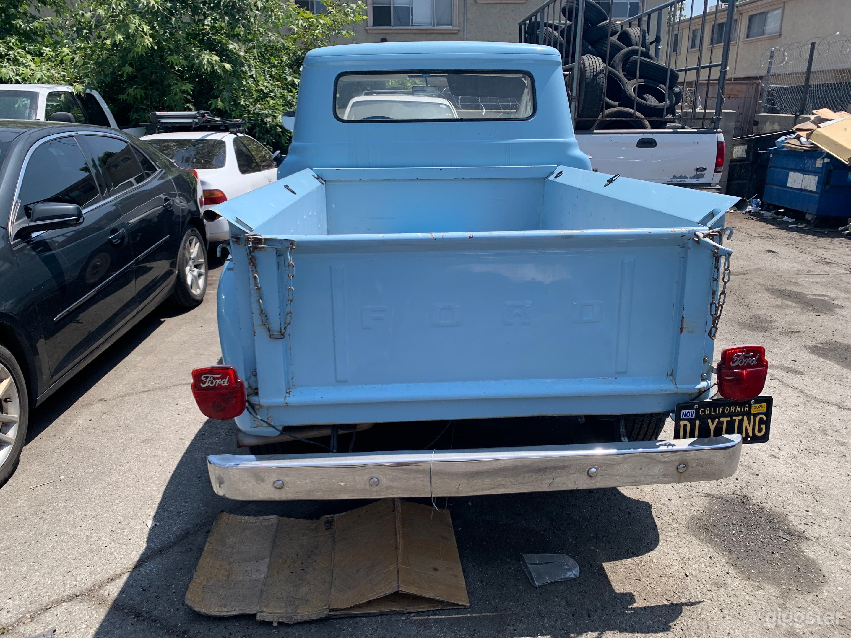Baby blue 1960 ford f100 side step pick up truck for rent Photo 2