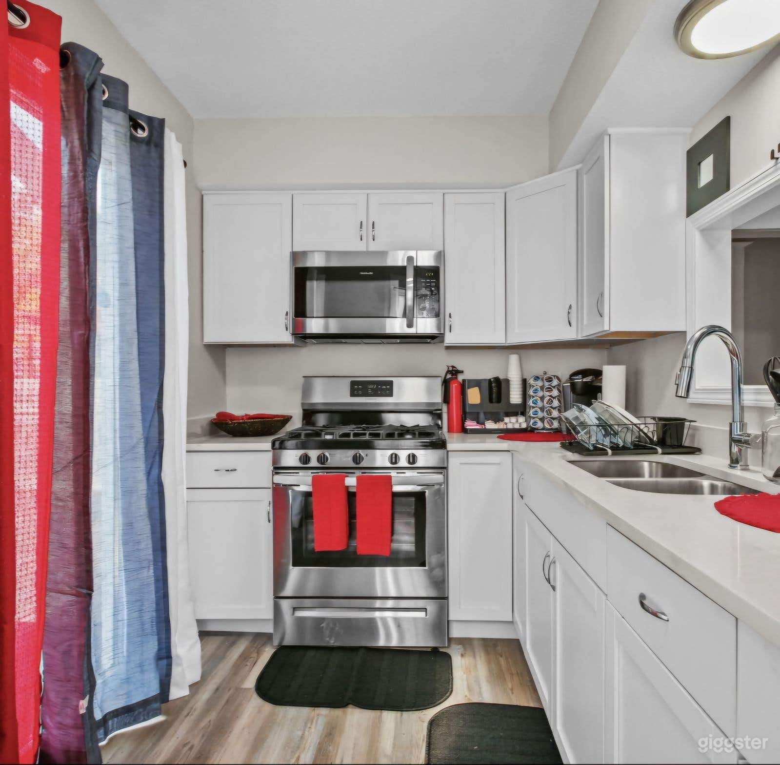 1 bedroom apartment with full kitchen